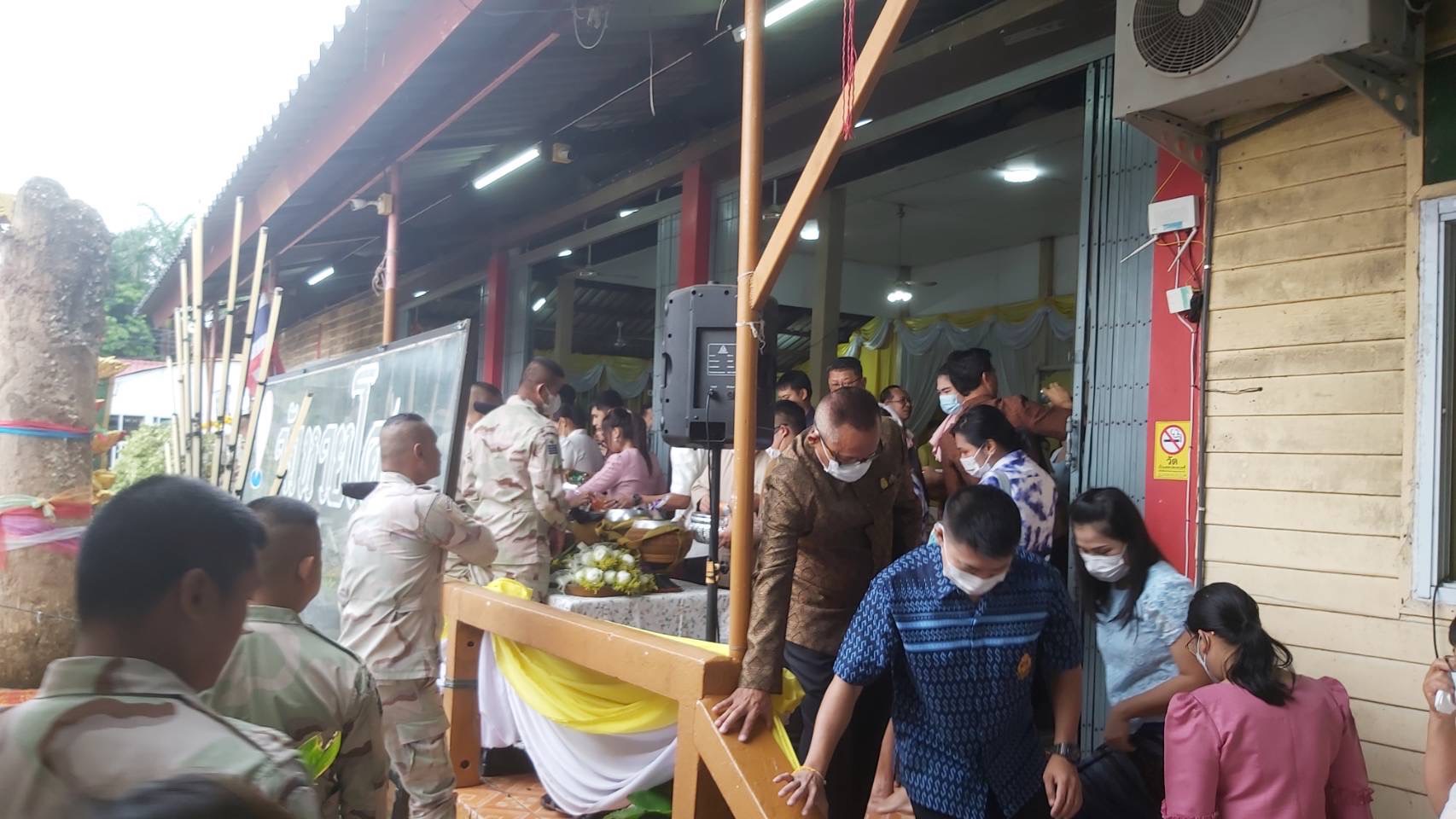 พช.หนองคาย ร่วมกิจกรรม “นุ่งผ้าไทย ใส่บาตรริมโขง” เนื่องในโอกาสฉลองพระชนมายุ 8 รอบ สมเด็จพระอริยวงศาคตญาณ สมเด็จพระสังฆราช สกลมหาสังฆปริณายก