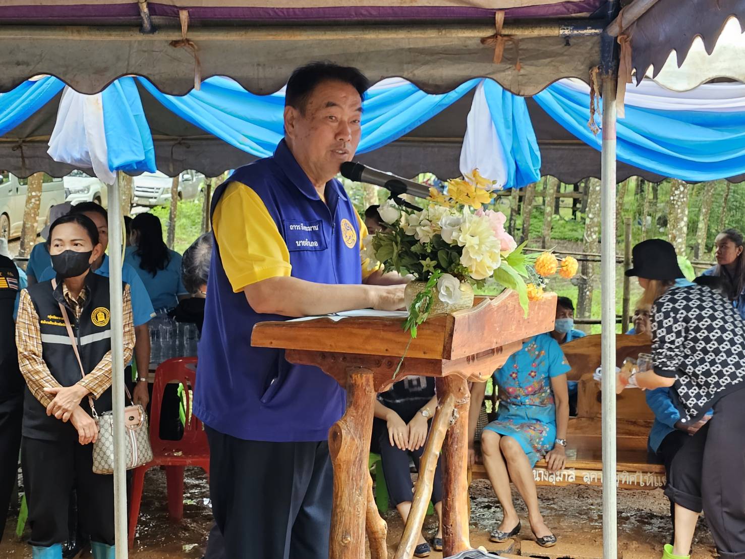 หนองคาย เดินหน้าขับเคลื่อนการขจัดความยากจนฯ มอบปัจจัยการประกอบอาชีพ และมอบบ้านปันสุข