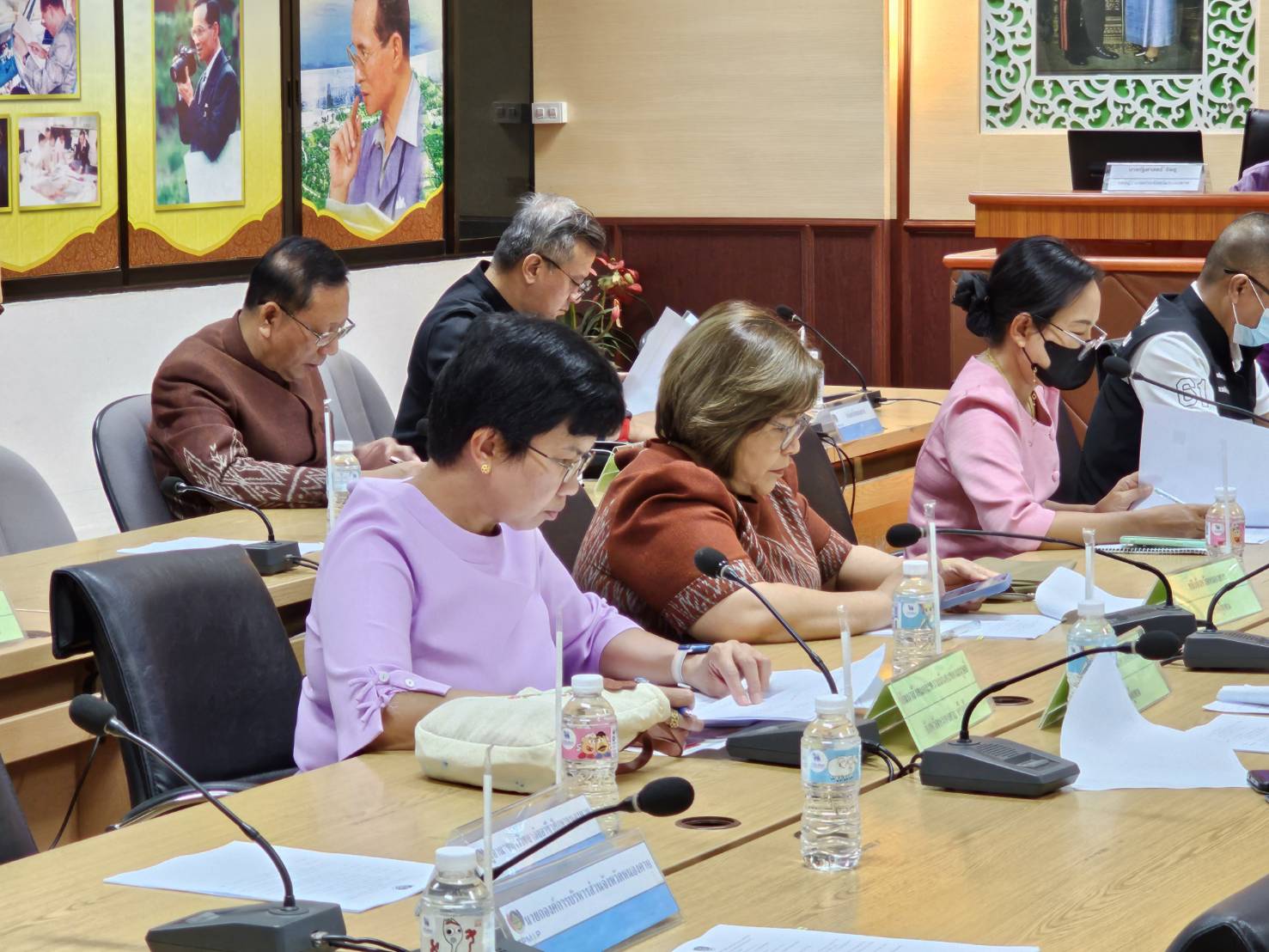 ศจพ.จ.หนองคาย จัดการประชุมขับเคลื่อนการขจัดความยากจนและพัฒนาคนทุกช่วงวัยอย่างยั่งยืนตามหลักปรัชญาของเศรษฐกิจพอเพียงจังหวัดหนองคาย ครั้งที่ 4/2566