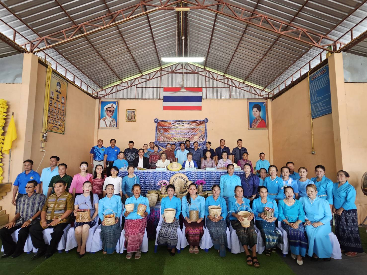 พช. หนองคาย จับมือกลุ่มจักสานบ้านดาวเรืองเข้ารับการคัดเลือกหมู่บ้านหัตถกรรมเพื่อเข้ารับรางวัล ” หม่อมงามจิตต์ บุรฉัตร” รางวัลสร้างเสริมคนดีมีคุณธรรม ประจำปี 2566