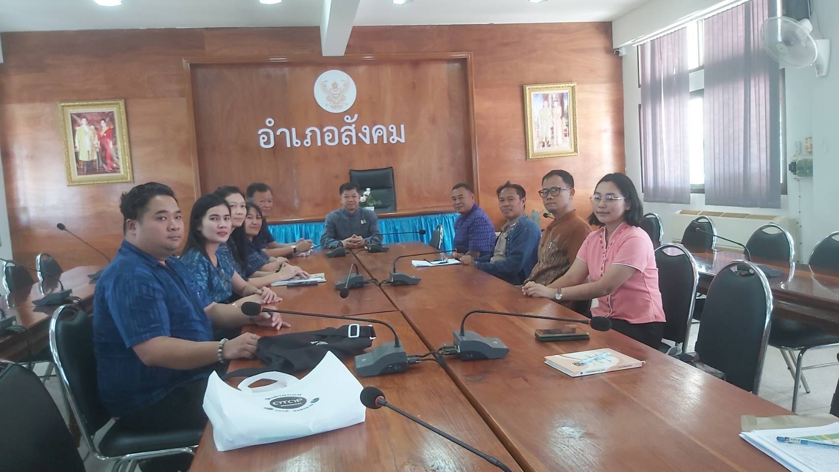 พช.หนองคาย ลงพื้นที่นิเทศติดตามการดำเนินงาน สำนักงานพัฒนาชุมชนอำเภอสังคม จังหวัดหนองคาย