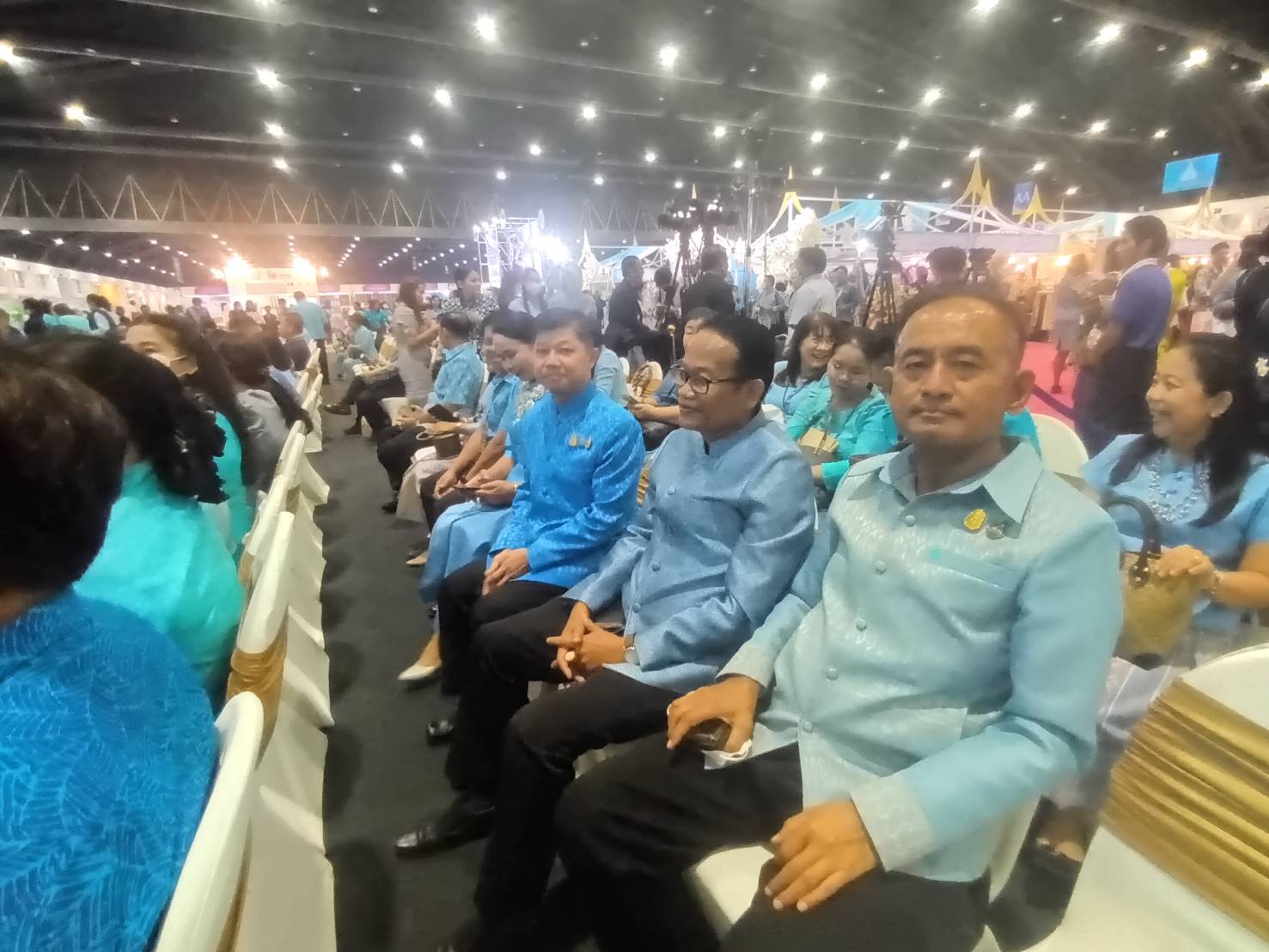 งานยิ่งใหญ่แห่งปี จังหวัดหนองคาย ร่วมพิธีเปิดงาน “ศิลปาชีพประทีปไทย OTOP หลอมดวงใจ ด้วยพระบารมี” ปี 2566