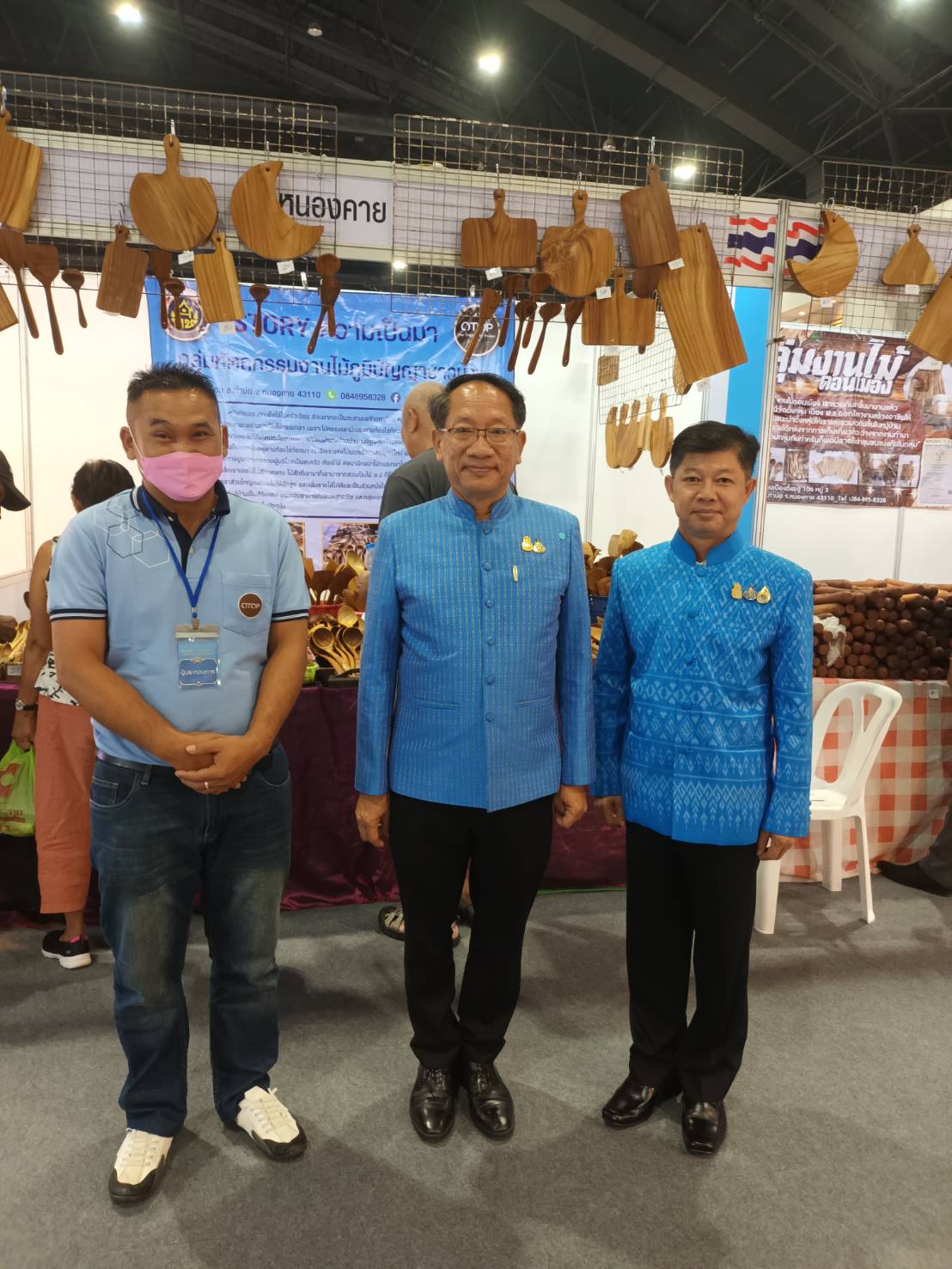 งานยิ่งใหญ่แห่งปี จังหวัดหนองคาย ร่วมพิธีเปิดงาน “ศิลปาชีพประทีปไทย OTOP หลอมดวงใจ ด้วยพระบารมี” ปี 2566