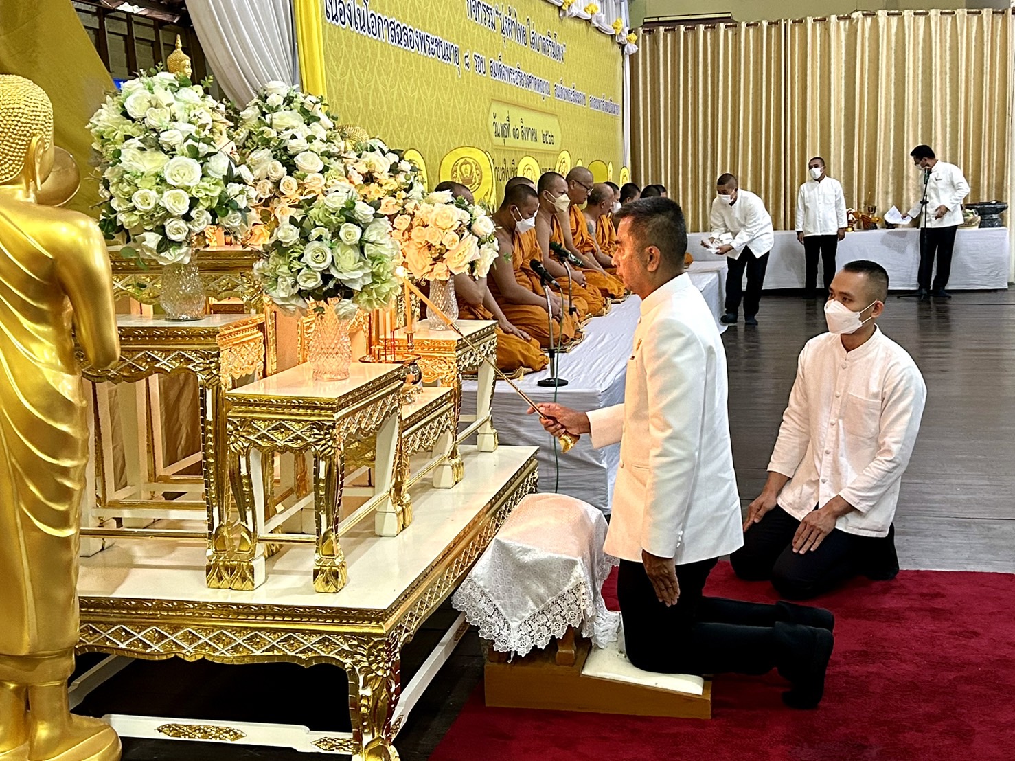 พช หนองคาย ร่วมกิจกรรม “นุ่งผ้าไทย ใส่บาตรริมโขง” เนื่องในโอกาสฉลองพระชนมายุ 8 รอบ สมเด็จพระอริยวงศาคตญาณ สมเด็จพระสังฆราช สกลมหาสังฆปริณายก