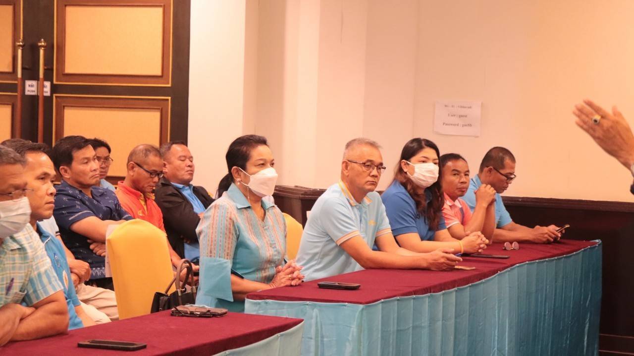 พช.หนองคาย นำคณะหมู่บ้านต้นกล้ากองทุนแม่ของแผ่นดิน ร่วมโครงการประชุมเชิงปฏิบัติการเพื่อเตรียมความพร้อมหมู่บ้านฯ ในการเข้ารับพระราชทานเงินขวัญถุงกองทุนแม่ของแผ่นดิน ปี 2566