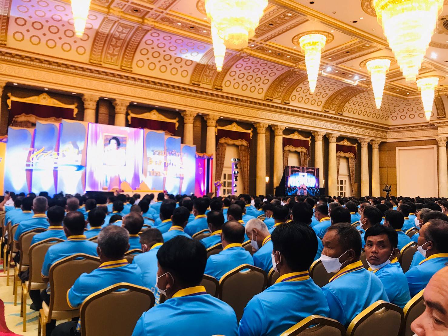 ผวจ.หนองคาย นำคณะหมู่บ้านต้นกล้ากองทุนแม่ของแผ่นดิน เข้ารับพระราชทานเงินขวัญถุงกองทุนแม่ของแผ่นดิน ปี 2566