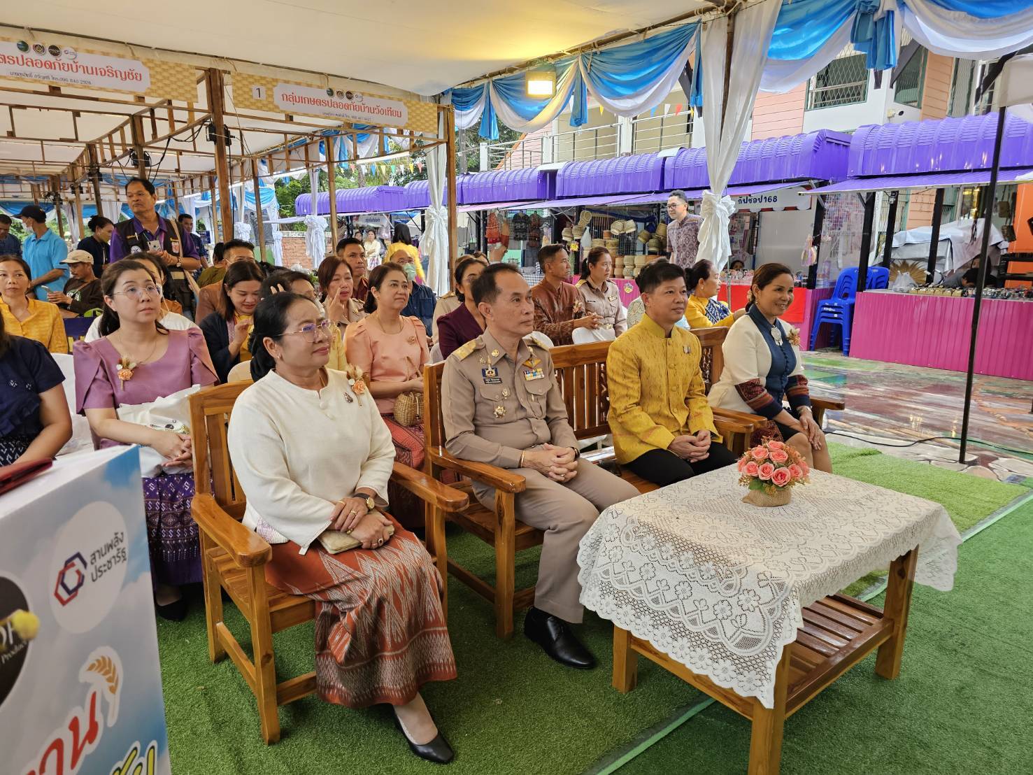 พช.หนองคาย ดำเนินโครงการส่งเสริมช่องทางการตลาดเครือข่ายเกษตรปลอดภัย ณ ศูนย์แสดงและจำหน่ายผลิตภัณฑ์ OTOP จังหวัดหนองคาย