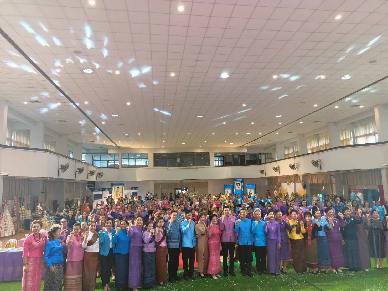 พช.หนองคาย พร้อมด้วยคณะกรรมการพัฒนาสตรีจังหวัดหนองคาย เข้าร่วมโครงการพัฒนาศักยภาพคณะกรรมการพัฒนาสตรีภาคตะวันออกเฉียงเหนือและเชิดชูเกียรติคนกองทุนพัฒนาบทบาทสตรี ประจำปี 2566