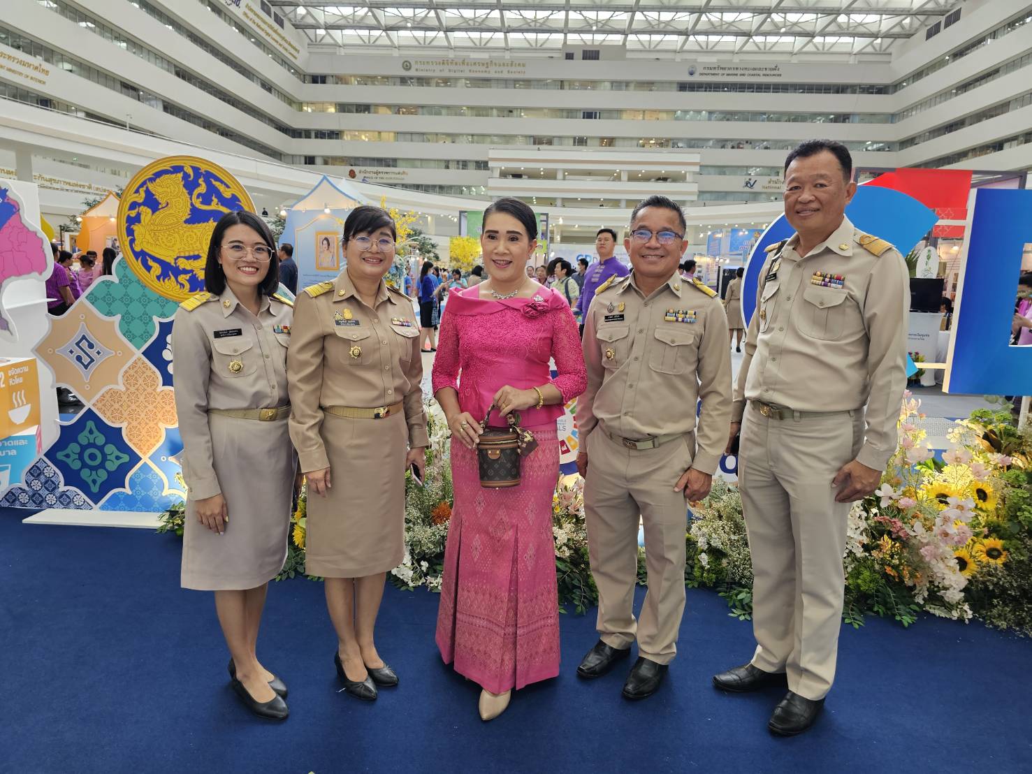 สุดยอดรางวัลผลสำเร็จแห่งการพัฒนา พช.หนองคาย นำคณะฯ ร่วมงานและรับโล่รางวัล “วันพัฒนาชุมชน ครั้งที่ 12 CD DAY 2023″