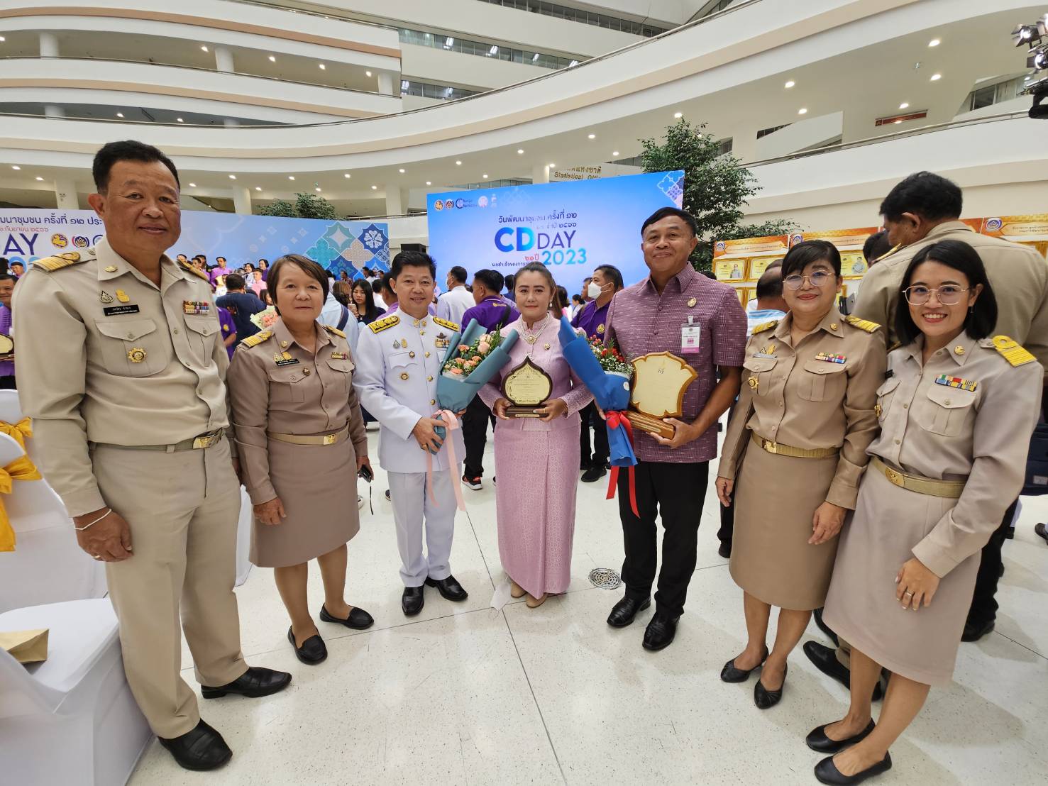 สุดยอดรางวัลผลสำเร็จแห่งการพัฒนา พช.หนองคาย นำคณะฯ ร่วมงานและรับโล่รางวัล “วันพัฒนาชุมชน ครั้งที่ 12 CD DAY 2023″