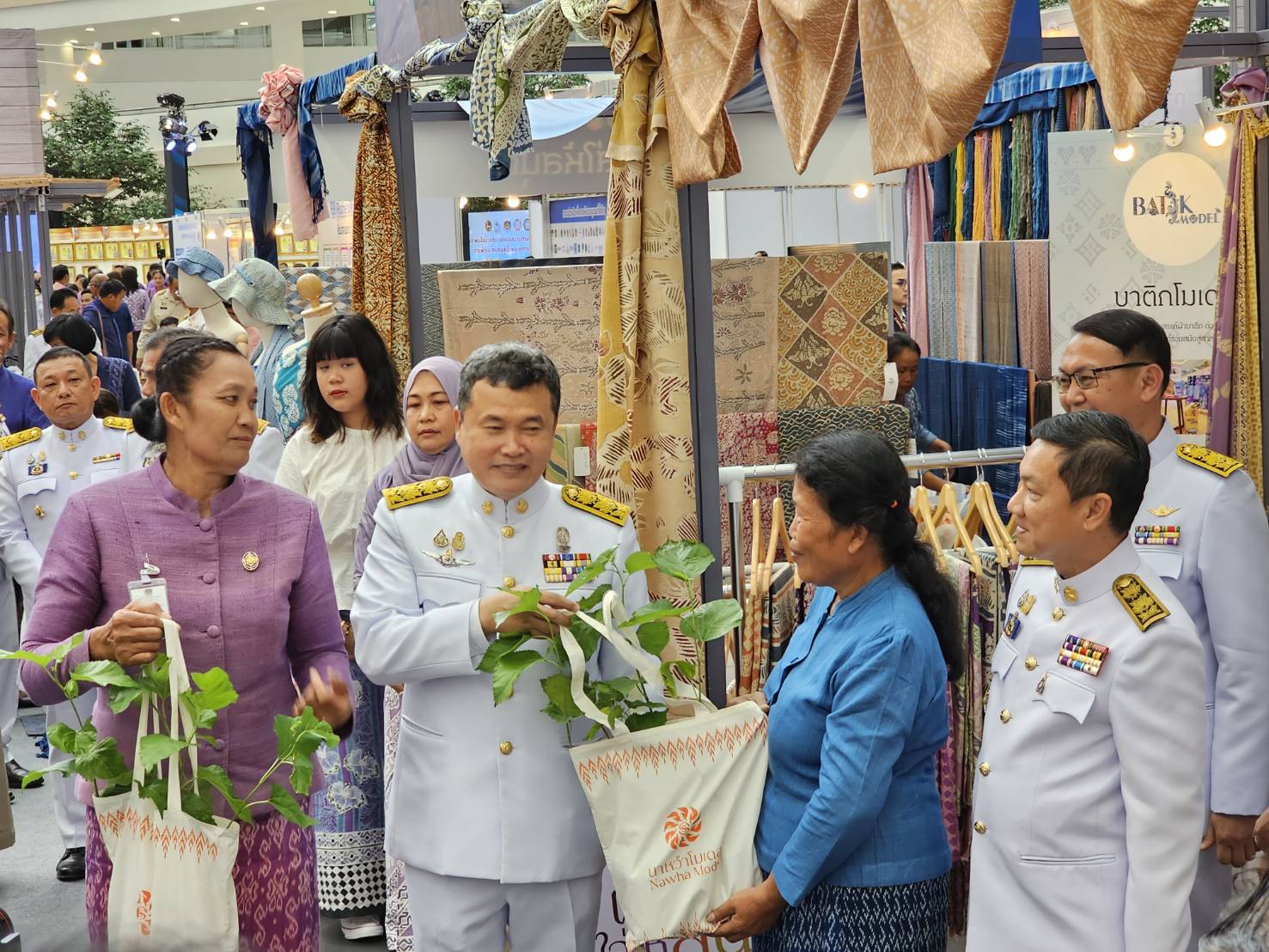 สุดยอดรางวัลผลสำเร็จแห่งการพัฒนา พช.หนองคาย นำคณะฯ ร่วมงานและรับโล่รางวัล “วันพัฒนาชุมชน ครั้งที่ 12 CD DAY 2023″