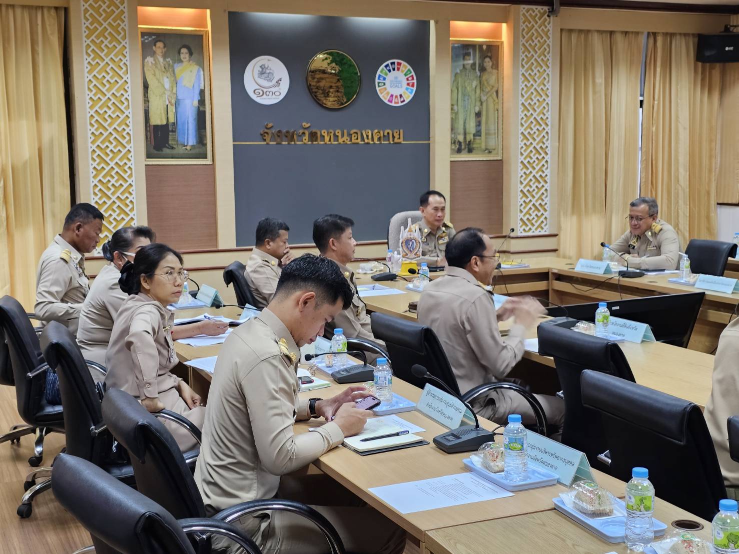 พช.หนองคาย ร่วมการประชุมขับเคลื่อนนโยบายของรัฐบาลและภารกิจสำคัญของกระทรวงมหาดไทย ผ่านระบบโทรทัศน์กรมการปกครอง DOPA CHANNEL