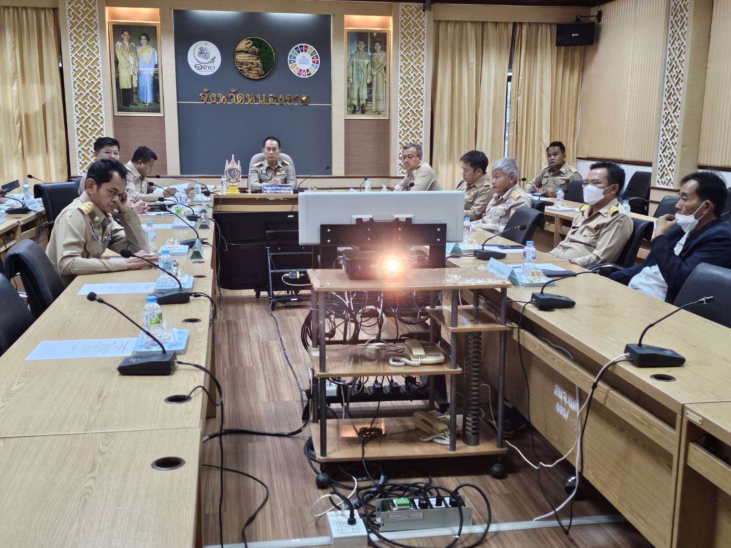 พช.หนองคาย ร่วมการประชุมขับเคลื่อนนโยบายของรัฐบาลและภารกิจสำคัญของกระทรวงมหาดไทย ผ่านระบบโทรทัศน์กรมการปกครอง DOPA CHANNEL