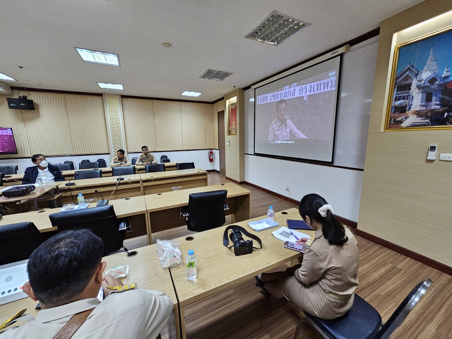 พช.หนองคาย ร่วมการประชุมขับเคลื่อนนโยบายของรัฐบาลและภารกิจสำคัญของกระทรวงมหาดไทย ผ่านระบบโทรทัศน์กรมการปกครอง DOPA CHANNEL
