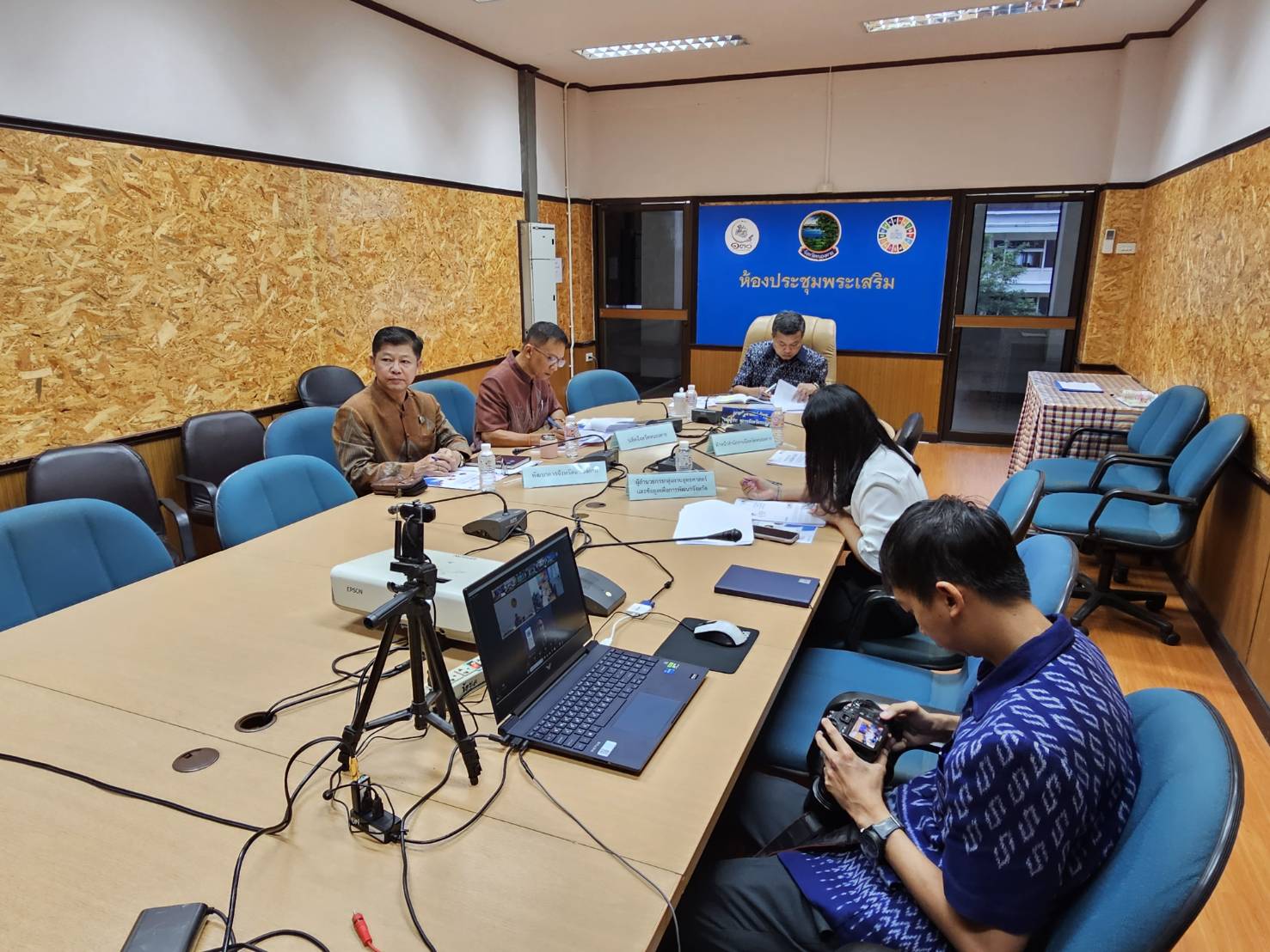 พช.หนองคาย ร่วมการฝึกอบรมหลักสูตรเจาะลึก SDG (Deep Dive on SDG) ผ่านระบบการประชุมทางไกล (Zoom Cloud Meeting)