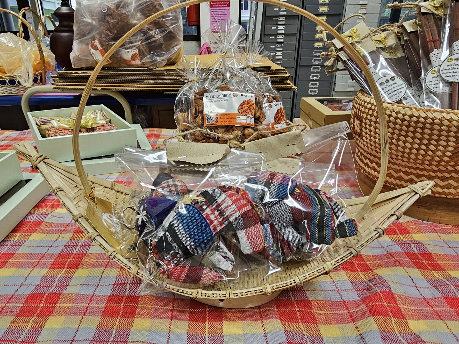 พช.หนองคาย แบ่งปันผลผลิตผลิตภัณฑ์ OTOP ร่วมกิจกรรมมหาดไทยปันสุข ระหว่างวันที่ 2-8 ตุลาคม 2566 ณ ศูนย์การประชุมแห่งชาติสิริกิติ์ เขตคลองเตย กรุงเทพมหานคร