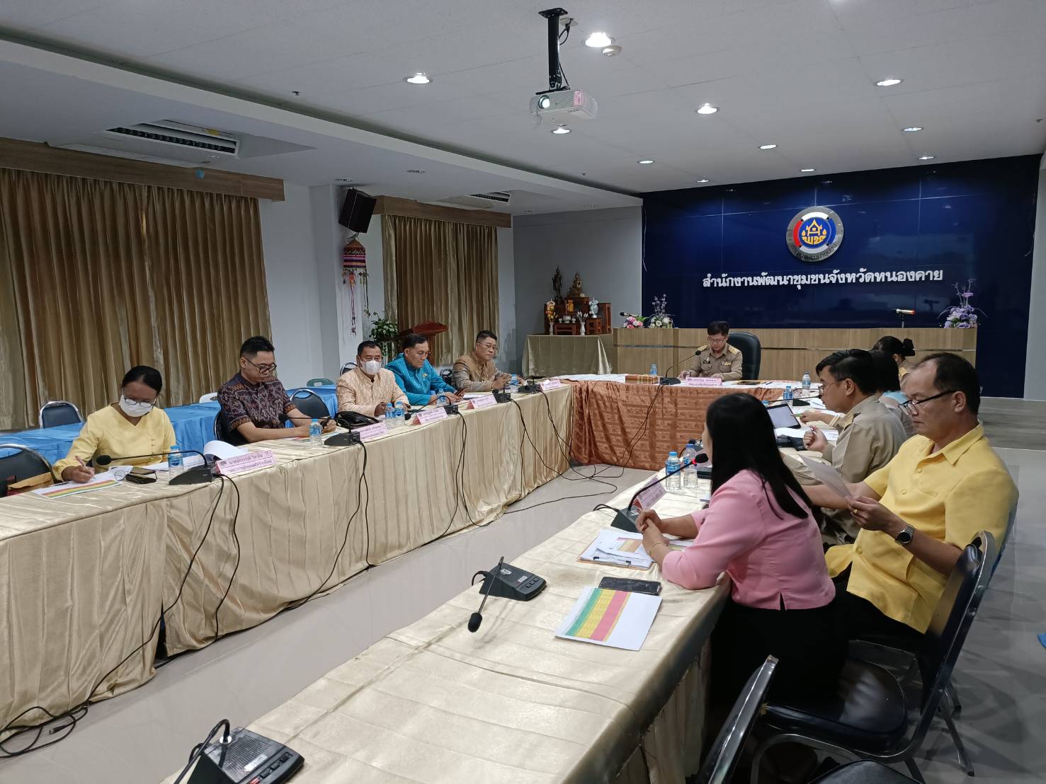 พช.หนองคาย ประชุมการบริหารจัดการหนี้กองทุนพัฒนาบทบาทสตรี 