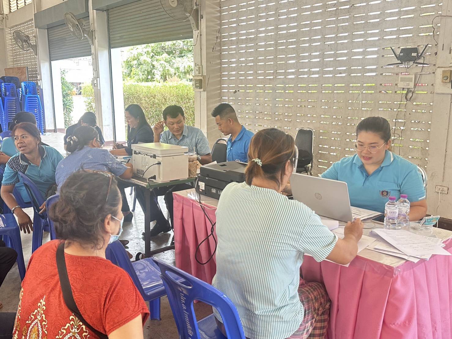 กองทุนพัฒนาบทบาทสตรีจังหวัดหนองคาย ลงพื้นที่ดำเนินการตามมาตรการลดความเดือดร้อน