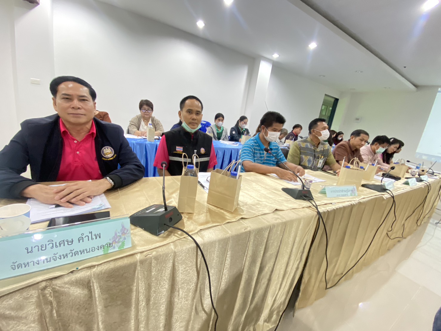 พช.หนองคาย ดำเนินการประชุมปรึกษาหารือเกี่ยวกับการบริหารจัดการศูนย์แสดงและจำหน่ายผลิตภัณฑ์ OTOP จังหวัดหนองคาย