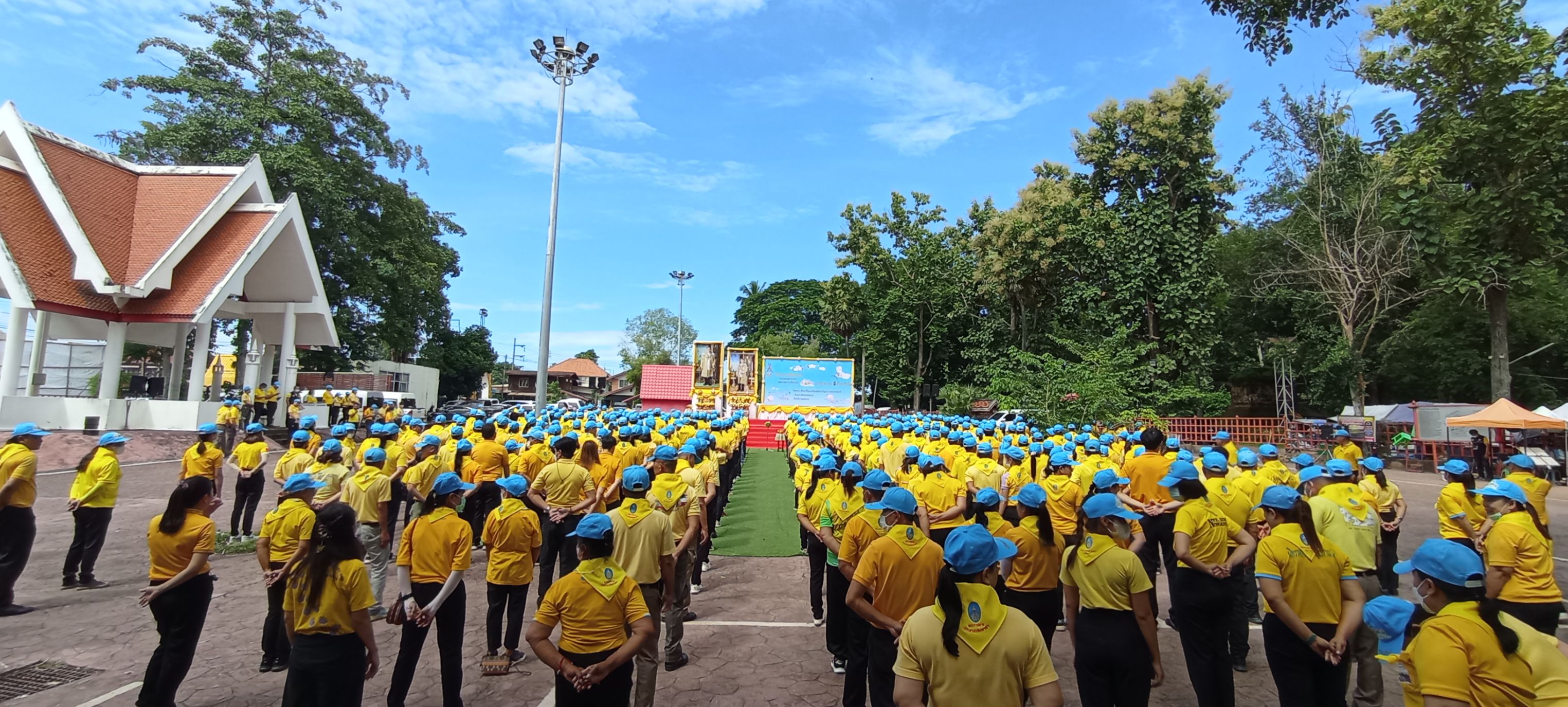 พช.หนองคาย ร่วมพิธีวางพวงมาลาถวายราชสักการะ และร่วมกิจกรรมจิตอาสา เพื่อน้อมรำลึกในพระมหากรุณาธิคุณพระบาทสมเด็จพระบรมชนกาธิเบศร มหาภูมิพลอดุลยเดชมหาราช บรมนาถบพิตร เนื่องในวันนวมินทรมหาราช 13 ตุลาคม 2566