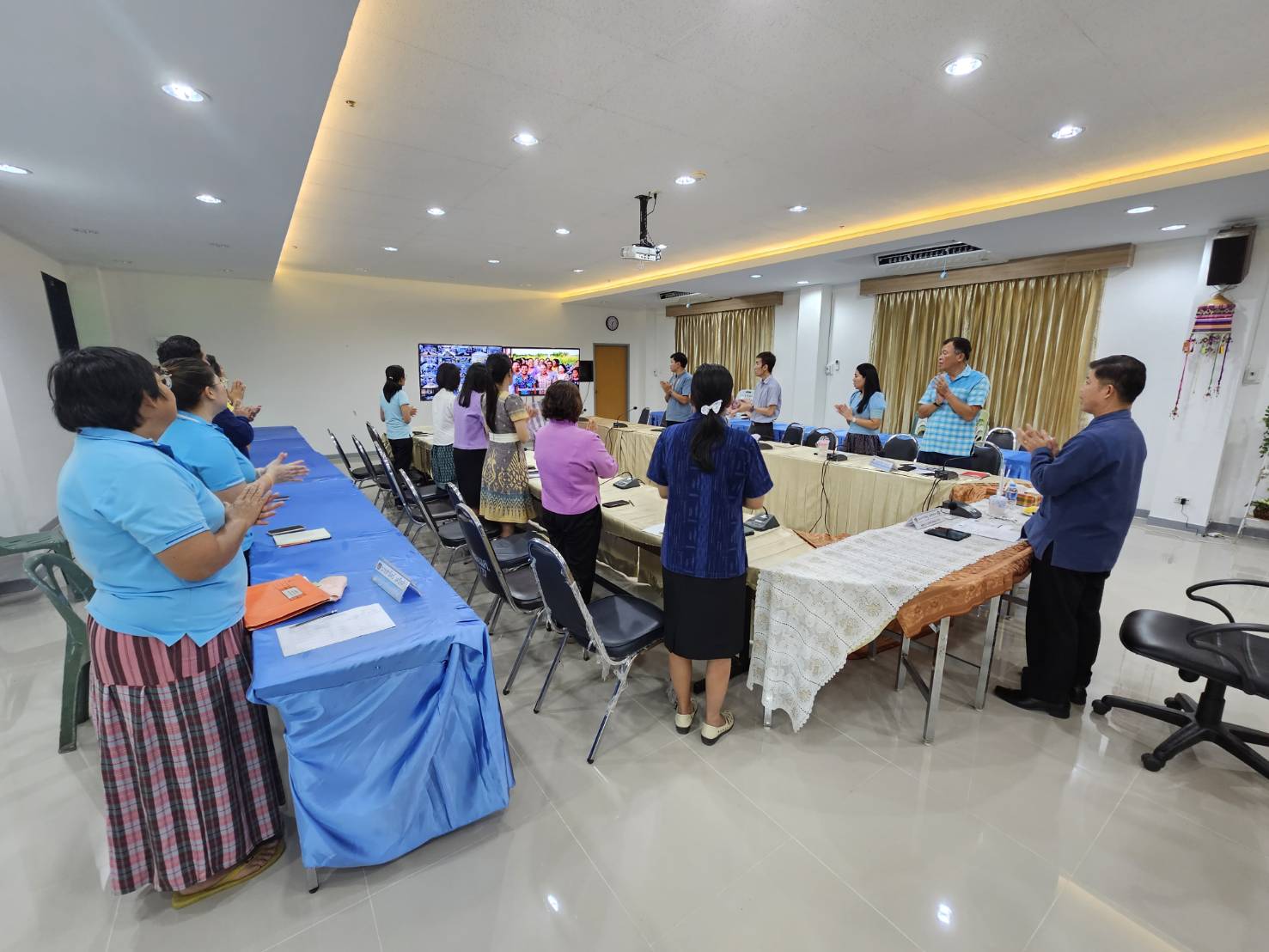 พช.หนองคาย ร่วมการประชุมขับเคลื่อนการปฏิบัติงานพัฒนาชุมชน ผ่านระบบวิดีทัศน์ทางไกล(Video Conference)