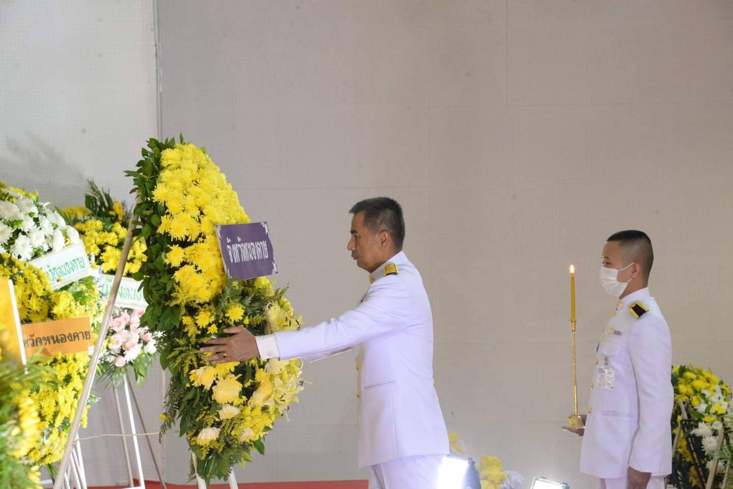 พช.หนองคาย ร่วมพิธีวางพวงมาลาถวายราชสักการะ และร่วมกิจกรรมจิตอาสา เพื่อน้อมรำลึกในพระมหากรุณาธิคุณพระบาทสมเด็จพระบรมชนกาธิเบศร มหาภูมิพลอดุลยเดชมหาราช บรมนาถบพิตร เนื่องในวันนวมินทรมหาราช 13 ตุลาคม 2566