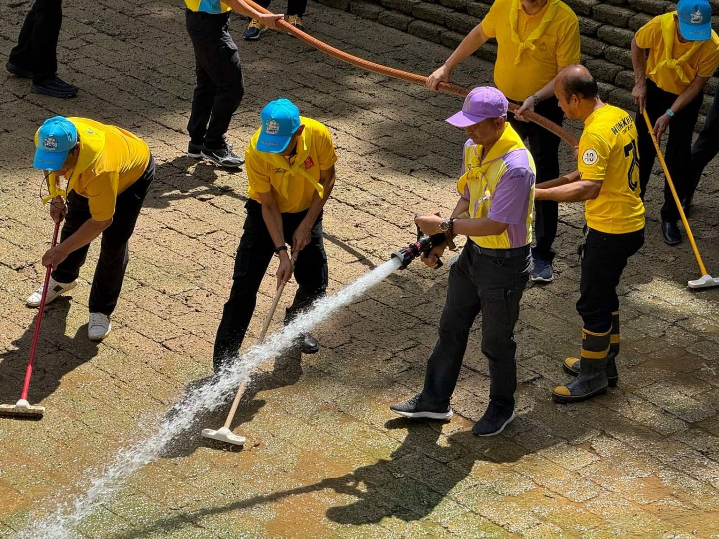 พช.หนองคาย ร่วมพิธีวางพวงมาลาถวายราชสักการะ และร่วมกิจกรรมจิตอาสา เพื่อน้อมรำลึกในพระมหากรุณาธิคุณพระบาทสมเด็จพระบรมชนกาธิเบศร มหาภูมิพลอดุลยเดชมหาราช บรมนาถบพิตร เนื่องในวันนวมินทรมหาราช 13 ตุลาคม 2566