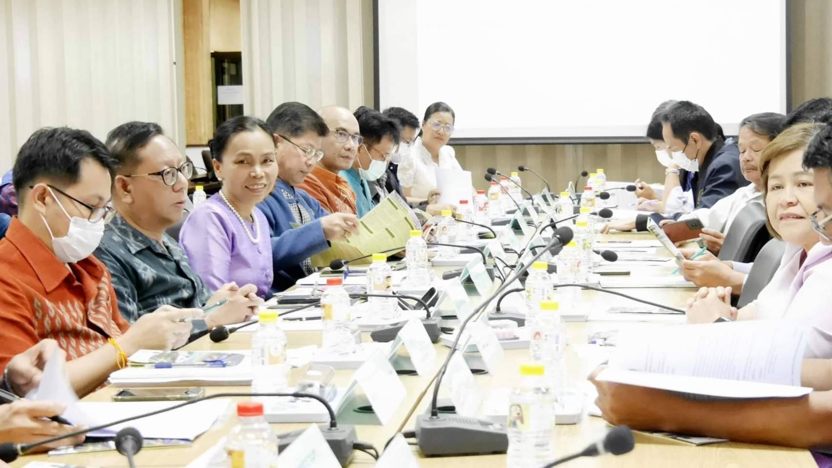 พช.หนองคาย ร่วมประชุมคณะกรรมการบริหารจัดการขับเคลื่อนระเบียงเศรษฐกิจพิเศษภาคตะวันออกเฉียงเหนือและเขตเศรษฐกิจพิเศษ จังหวัดหนองคาย ครั้งที่ 2/2566