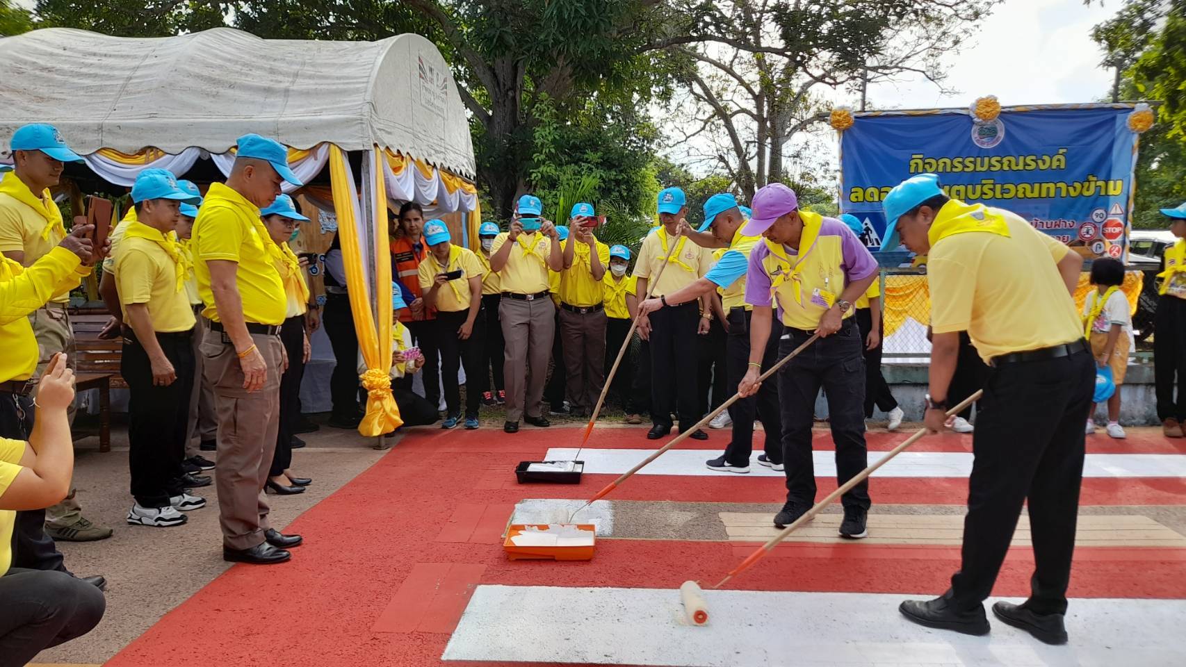 พช.หนองคาย ร่วมกิจกรรมจิตอาสาพัฒนาเนื่องในโอกาสวันคล้ายวันสิ้นพระชนม์ สมเด็จพระสังฆราชเจ้า กรมหลวงวชิรญาณสังวร สมเด็จพระสังฆราช ในรัชกาลที่ 9 และกิจกรรมวันรักต้นไม้ประจำปีของชาติ (21 ตุลาคม 2566)