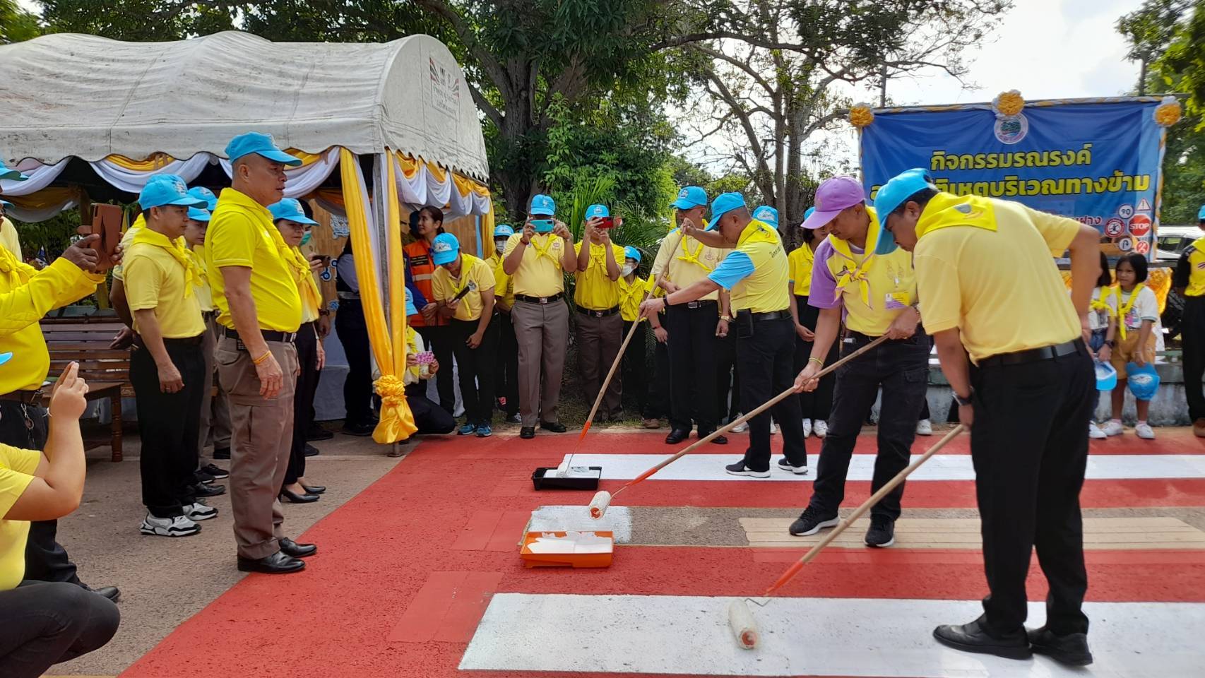 พช.หนองคาย ร่วมกิจกรรมจิตอาสาพัฒนาเนื่องในโอกาสวันคล้ายวันสิ้นพระชนม์ สมเด็จพระสังฆราชเจ้า กรมหลวงวชิรญาณสังวร สมเด็จพระสังฆราช ในรัชกาลที่ 9 และกิจกรรมวันรักต้นไม้ประจำปีของชาติ (21 ตุลาคม 2566)