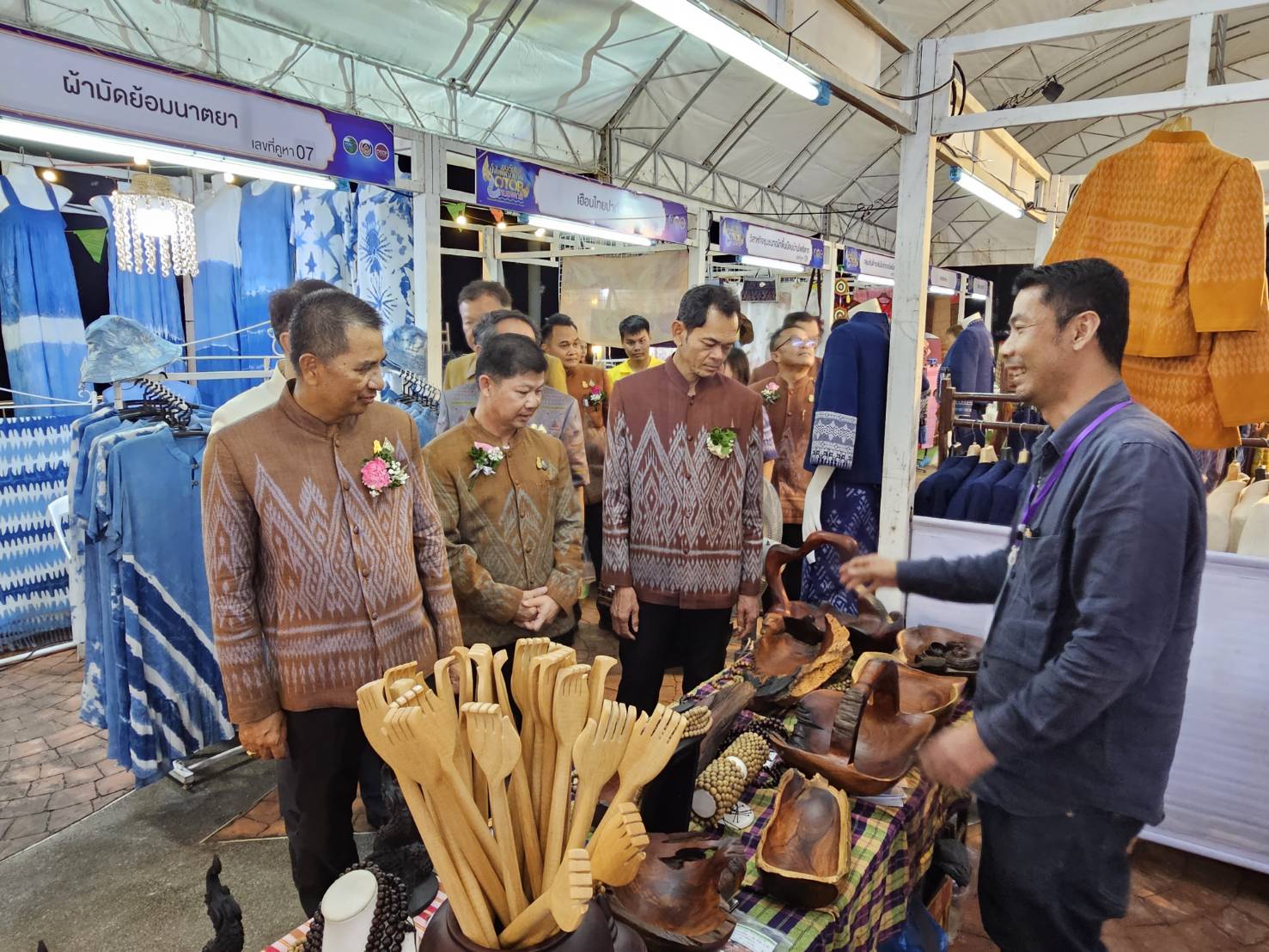 ผู้ว่าฯ หนองคาย เปิดงาน OTOP บั้งไฟพญานาคโลก “มนต์เสน่ห์บั้งไฟพญานาค OTOP หนองคาย” อย่างยิ่งใหญ่อลังการเชิญชวนนักท่องเที่ยวทั้งไทยและเทศ ชม ชิม ช้อป สินค้า OTOP ดี มีคุณภาพ ในราคาย่อมเยา