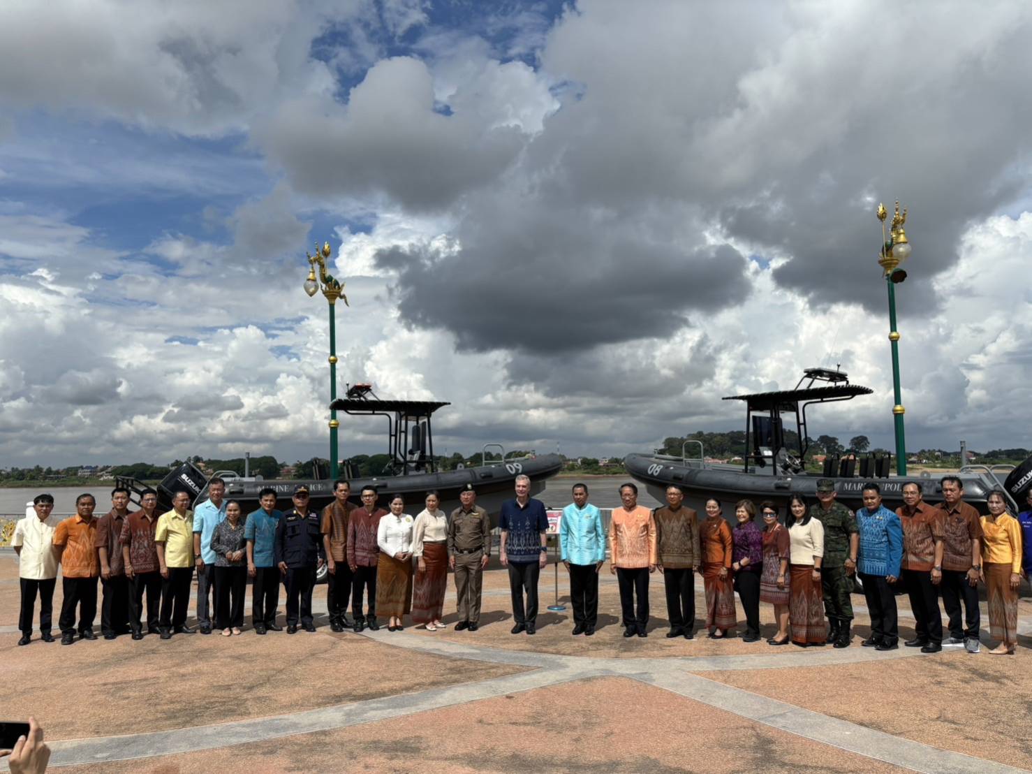 พช.หนองคาย ร่วมพิธีมอบเรือตรวจการณ์แก่กองบังคับการตำรวจน้ำหนองคาย