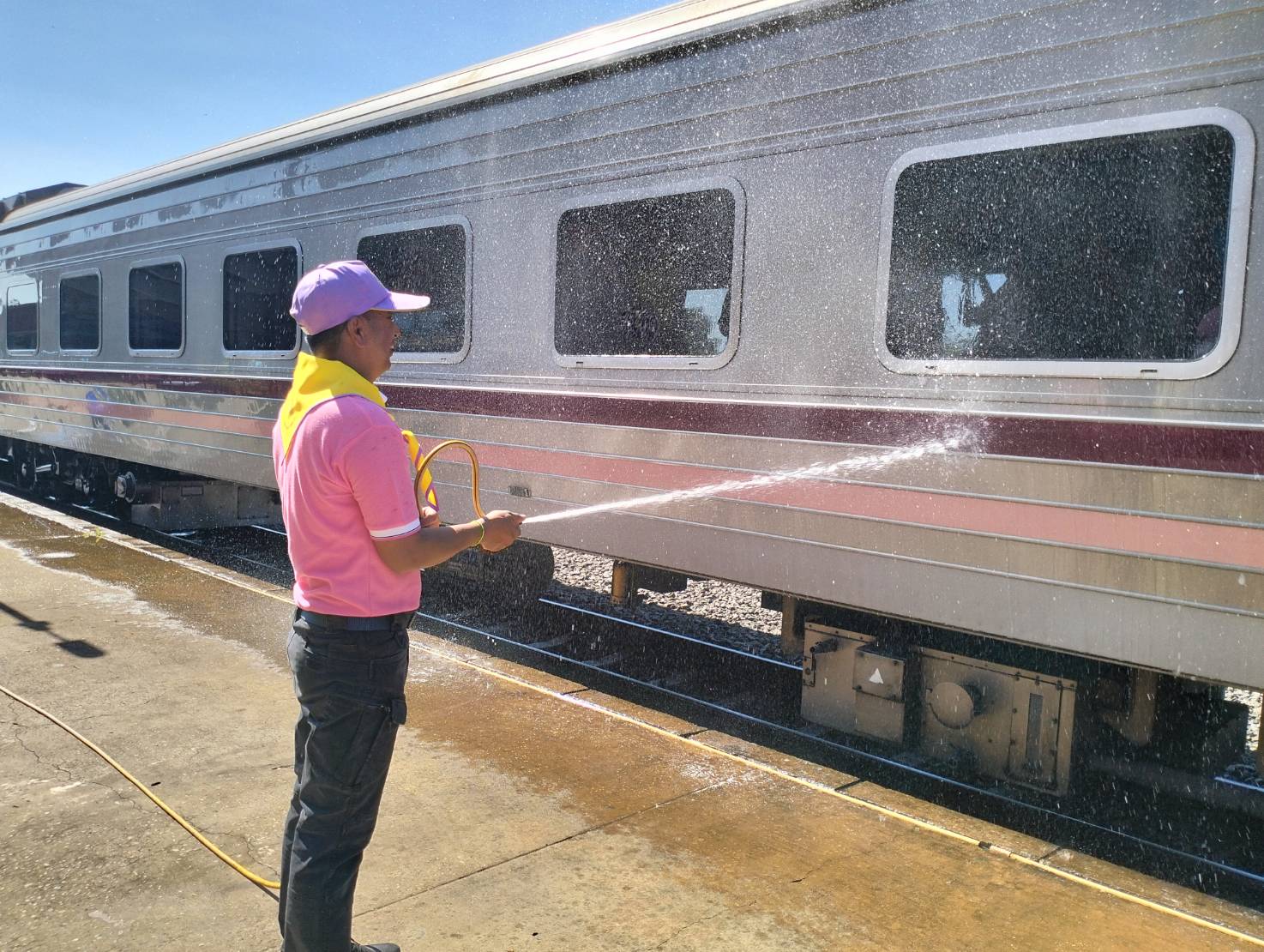 พช.หนองคาย ร่วมกิจกรรมจิตอาสาพัฒนาเนื่องในวันคล้ายวันสวรรคตพระบาทสมเด็จพระจุลจอมเกล้าเจ้าอยู่หัว “วันปิยมหาราช” 23 ตุลาคม 2566 และ กิจกรรมจิตอาสาเนื่องในวันรักต้นไม้ประจำปีของชาติ (21 ตุลาคม 2566) เพื่อรำลึกถึงพระมหากรุณาธิคุณของสมเด็จพระศรีนครินทราบรมราชชนนี เนื่องในวันคล้ายวันพระราชสมภพ 21 ตุลาคม 2566