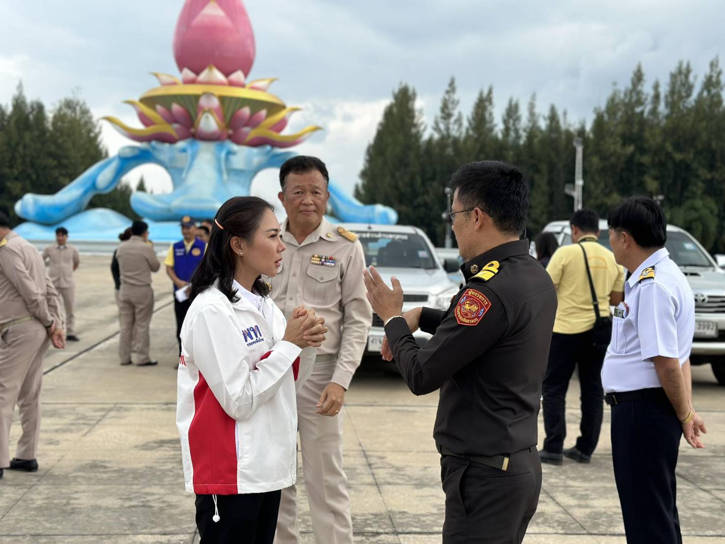 พช.หนองคาย ร่วมเตรียมการต้อนรับนายกรัฐมนตรีและรัฐมนตรีว่าการกระทรวงการคลัง(นายเศรษฐา ทวีสิน) และคณะ