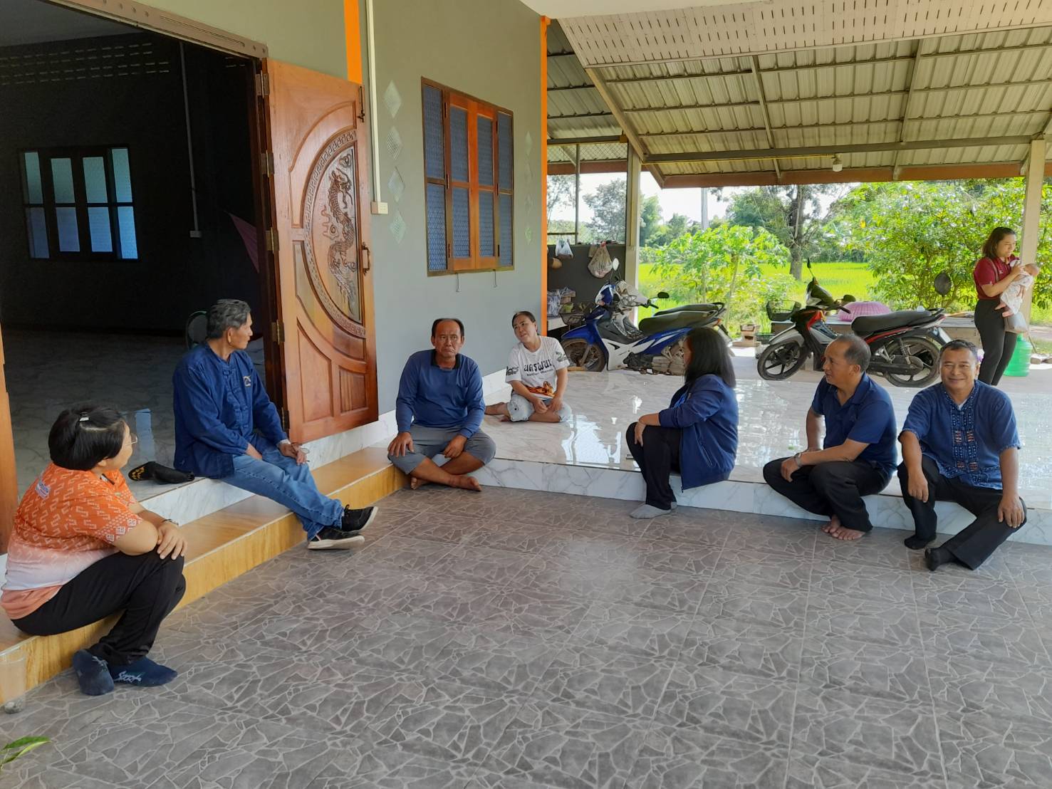 พช.หนองคาย ลงพื้นที่นำความห่วงใยจากรองนายกฯ รมว.มหาดไทย ลงพื้นที่เยี่ยมครอบครัวแรงงานไทยที่ไปทำงานในประเทศอิสราเอล ในพื้นที่อำเภอสังคม จังหวัดหนองคาย