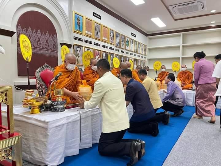 พช.หนองคาย ร่วมพิธีบำเพ็ญกุศลทักษิณานุปทานแด่อดีตเจ้าเมืองหนองคายและเจริญพระพุทธมนต์ในโอกาสเปิดห้องรับรองพลตรีกรมหลวงประจักษ์ศิลปาคม ห้องประชุมจอมมณี และห้องประชุมพระเจ้าใหญ่องค์ตื้อ