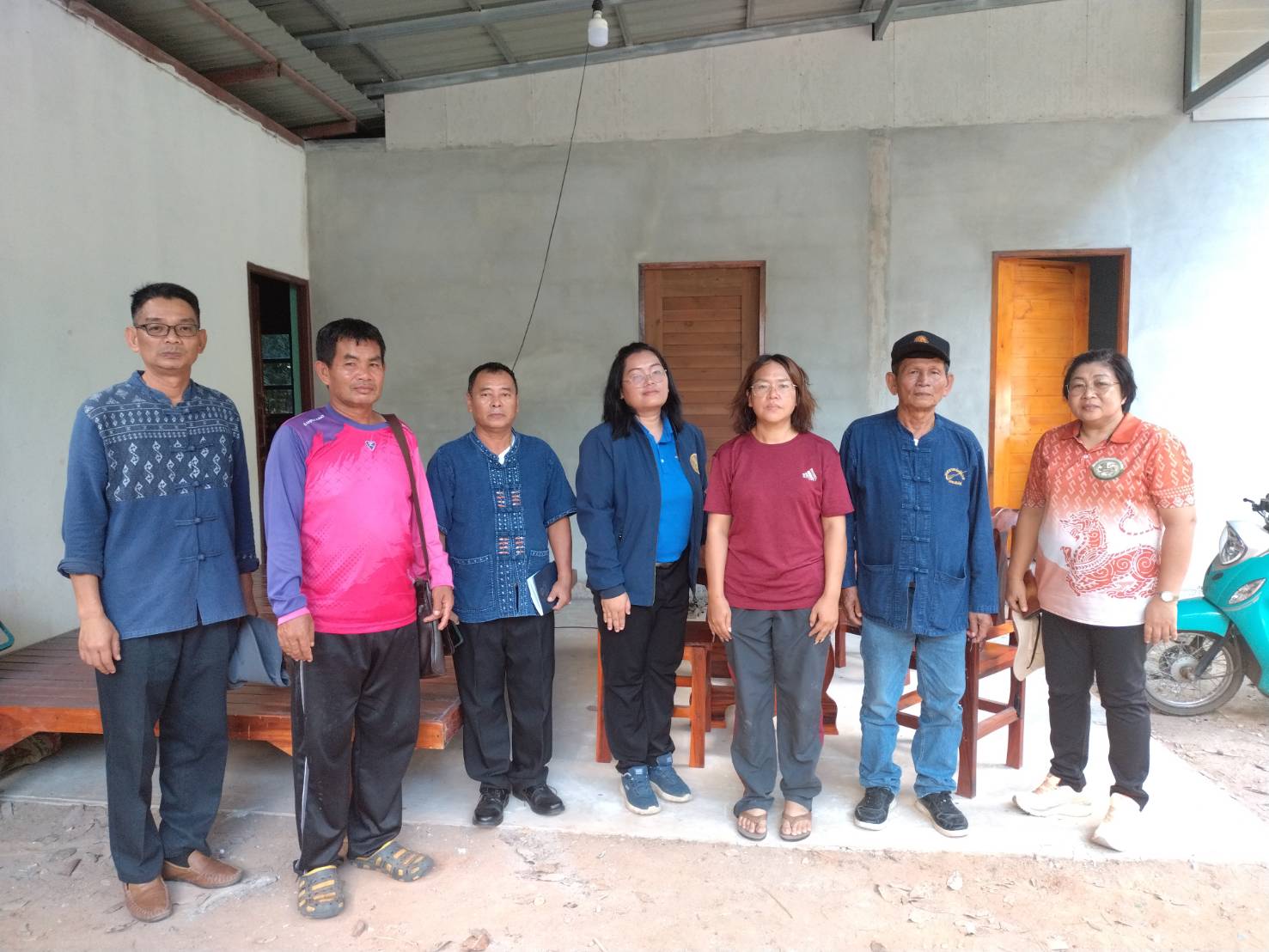 พช.หนองคาย ลงพื้นที่นำความห่วงใยจากรองนายกฯ รมว.มหาดไทย ลงพื้นที่เยี่ยมครอบครัวแรงงานไทยที่ไปทำงานในประเทศอิสราเอล ในพื้นที่อำเภอสังคม จังหวัดหนองคาย