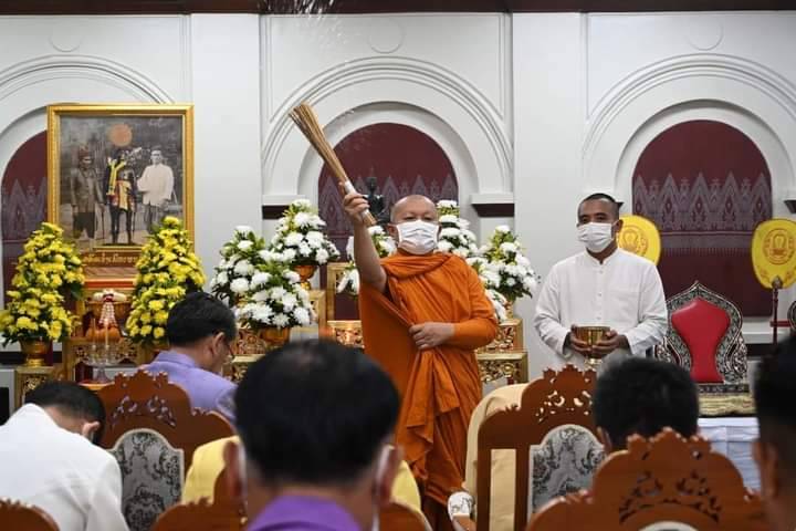 พช.หนองคาย ร่วมพิธีบำเพ็ญกุศลทักษิณานุปทานแด่อดีตเจ้าเมืองหนองคายและเจริญพระพุทธมนต์ในโอกาสเปิดห้องรับรองพลตรีกรมหลวงประจักษ์ศิลปาคม ห้องประชุมจอมมณี และห้องประชุมพระเจ้าใหญ่องค์ตื้อ