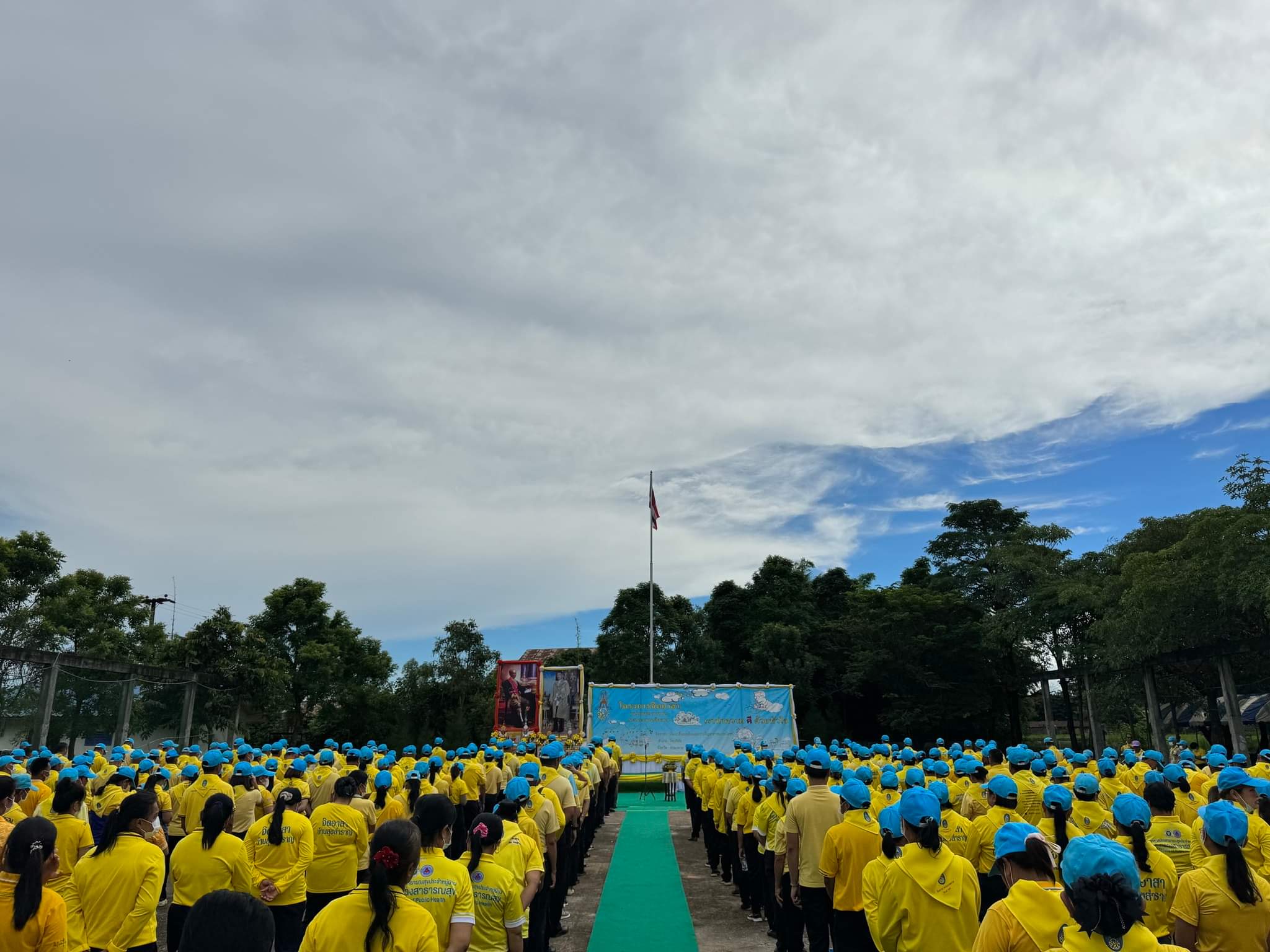 พช.หนองคาย ร่วมกิจกรรมจิตอาสาพัฒนาเนื่องในวันคล้ายวันสวรรคตพระบาทสมเด็จพระจอมเกล้าเจ้าอยู่หัว “กิจกรรมพัฒนาสิ่งแวดล้อมและบำเพ็ญสาธารณประโยชน์”