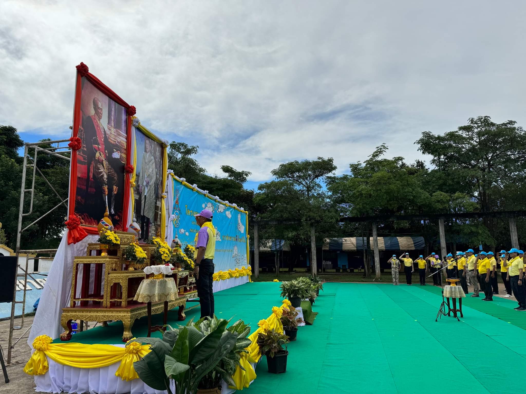 พช.หนองคาย ร่วมกิจกรรมจิตอาสาพัฒนาเนื่องในวันคล้ายวันสวรรคตพระบาทสมเด็จพระจอมเกล้าเจ้าอยู่หัว “กิจกรรมพัฒนาสิ่งแวดล้อมและบำเพ็ญสาธารณประโยชน์”