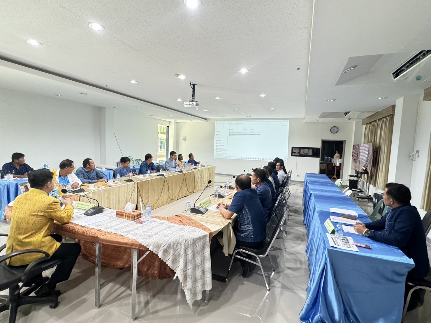 “โคก หนอง นา หนองคาย สร้างเครือข่ายร่วมพัฒนา” พช.หนองคาย จัดประชุมคณะกรรมการเครือข่ายศูนย์เรียนรู้ “โคก หนอง นา โมเดล” เพื่อจัดตั้งคณะกรรมการเครือข่ายฯ พร้อมแนะนำแอป “Click ชุมชน”