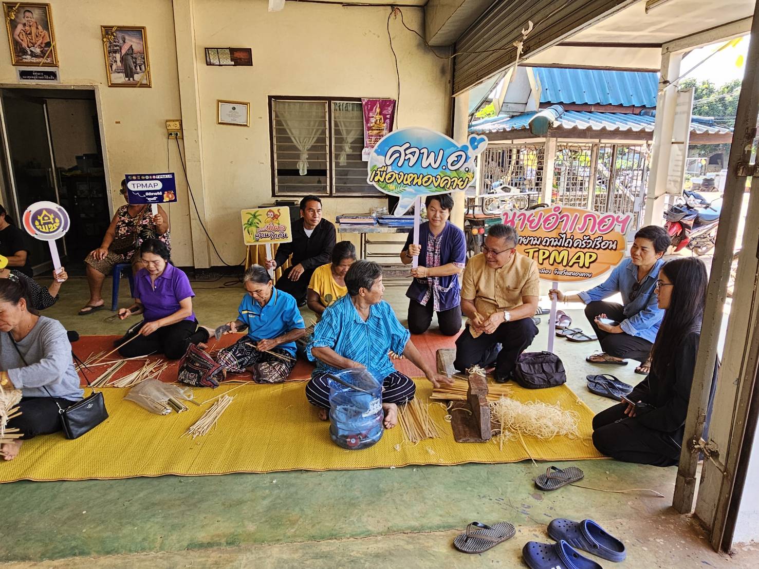 พช.หนองคาย ลงพื้นที่ติดตามการดำเนินโครงการพัฒนาคุณภาพชีวิตครัวเรือนยากจนฯ พร้อมแนะนำแอป “Click ชุมชน” ในพื้นที่ อ.รัตนวาปี อ.โพนพิสัย และอ.เมืองหนองคาย