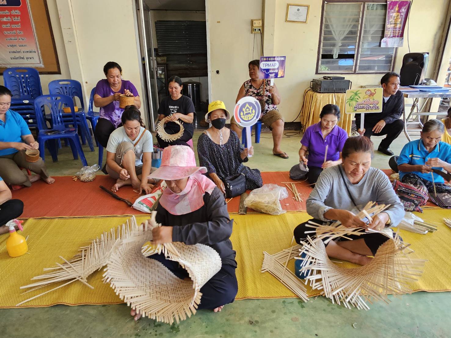 พช.หนองคาย ลงพื้นที่ติดตามการดำเนินโครงการพัฒนาคุณภาพชีวิตครัวเรือนยากจนฯ พร้อมแนะนำแอป “Click ชุมชน” ในพื้นที่ อ.รัตนวาปี อ.โพนพิสัย และอ.เมืองหนองคาย