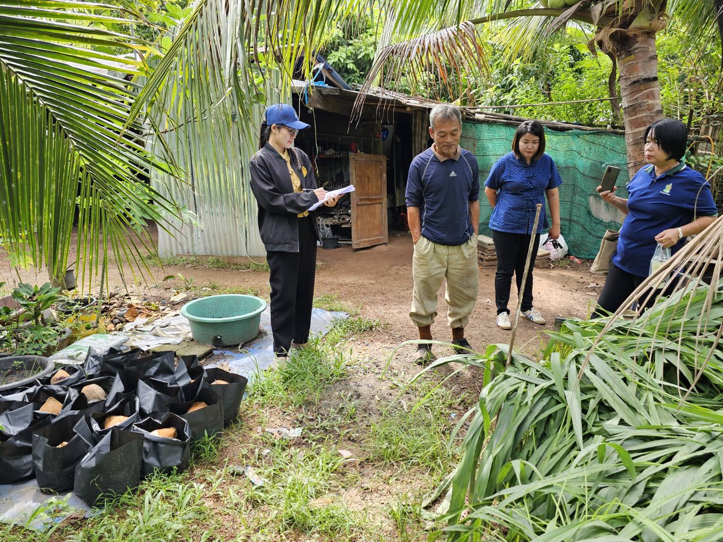 พช.หนองคาย ลงพื้นที่ติดตามการดำเนินโครงการพัฒนาคุณภาพชีวิตครัวเรือนยากจนและผู้ด้อยโอกาส ลดความเหลื่อมล้ำ อ.โพธิ์ตาก อ.ท่าบ่อ และอ.สระใคร