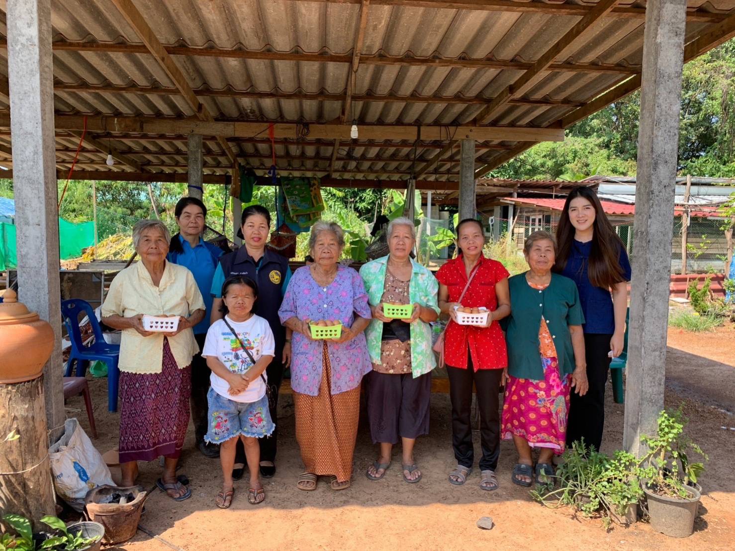 พช.หนองคาย ลงพื้นที่ติดตามการดำเนินโครงการพัฒนาคุณภาพชีวิตครัวเรือนยากจนและผู้ด้อยโอกาส ลดความเหลื่อมล้ำ อ.โพธิ์ตาก อ.ท่าบ่อ และอ.สระใคร