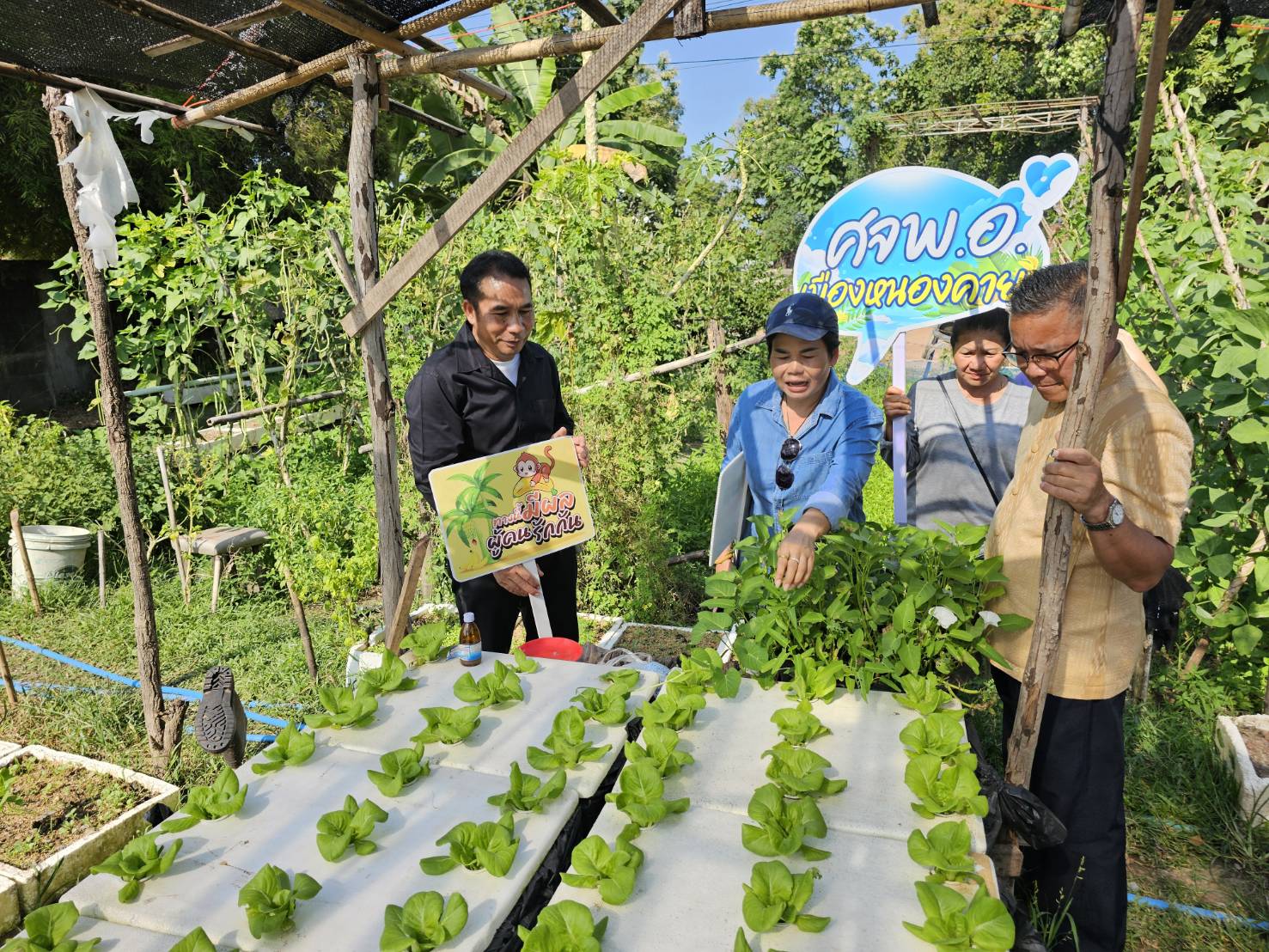 พช.หนองคาย ลงพื้นที่ติดตามการดำเนินโครงการพัฒนาคุณภาพชีวิตครัวเรือนยากจนฯ พร้อมแนะนำแอป “Click ชุมชน” ในพื้นที่ อ.รัตนวาปี อ.โพนพิสัย และอ.เมืองหนองคาย