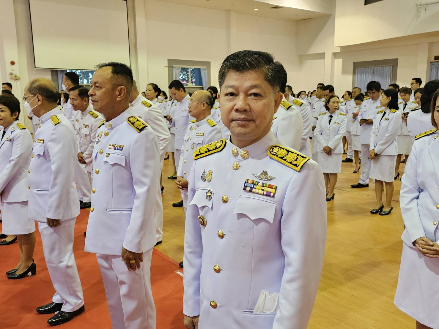 พช.หนองคาย ร่วมพิธีวางพานพุ่มดอกไม้สดถวายราชสักการะ พระบาทสม เด็จพระบรมชนกาธิเบศร มหาภูมพลอดุลเดชมหาราช บรมนาถบพิตร เนื่องในวันพระบิดาแห่งฝนหลวง ประจำปี 2566