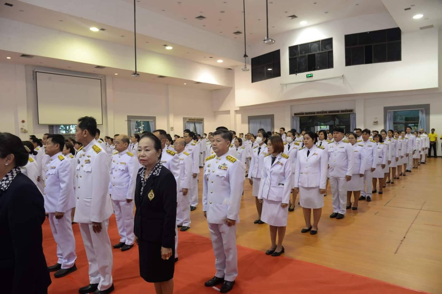 พช.หนองคาย ร่วมพิธีวางพานพุ่มดอกไม้สดถวายราชสักการะ พระบาทสม เด็จพระบรมชนกาธิเบศร มหาภูมพลอดุลเดชมหาราช บรมนาถบพิตร เนื่องในวันพระบิดาแห่งฝนหลวง ประจำปี 2566