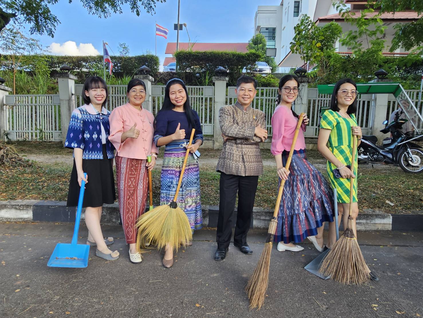 พช.หนองคาย ร่วมกิจกรรม BIG CLEANING DAY โครงการบ้านสวยเมืองงาม “หนองคายเมืองท่องเที่ยวและน่าอยู่ ริมฝั่งโขง”