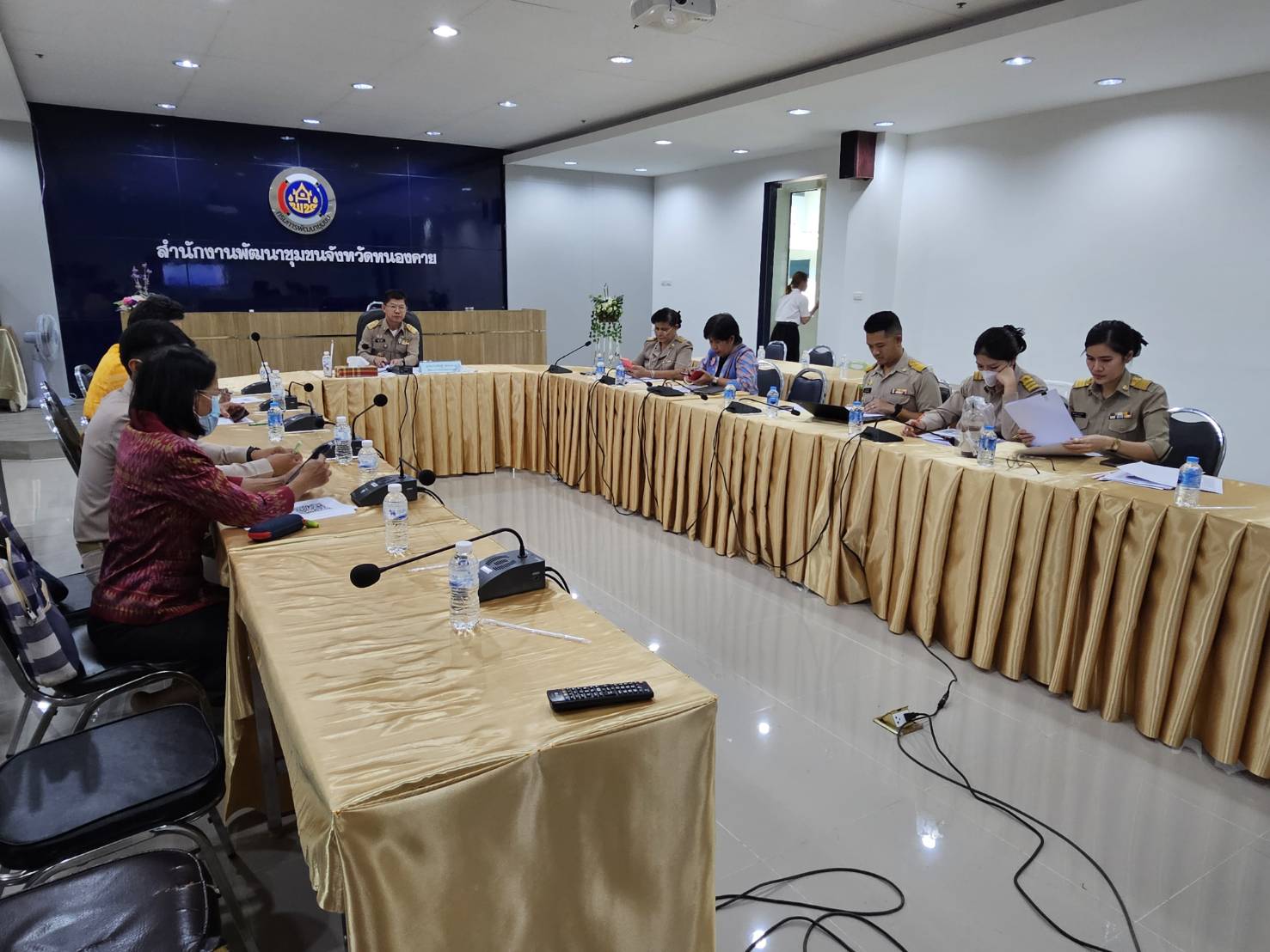 พช.หนองคาย ร่วมการประชุมชี้แจงแนวทางการดำเนินงานภารกิจสำคัญที่อธิบดีกรมการพัฒนาชุมชนเน้นย้ำ ไตรมาส 1 เรื่องศูนย์อำนวยการขจัดความยากจนและพัฒนาคนทุกช่วงวัยอย่างยั่งยืน ตามหลักปรัชญาของเศรษฐกิจพอเพียง (ศจพ.)